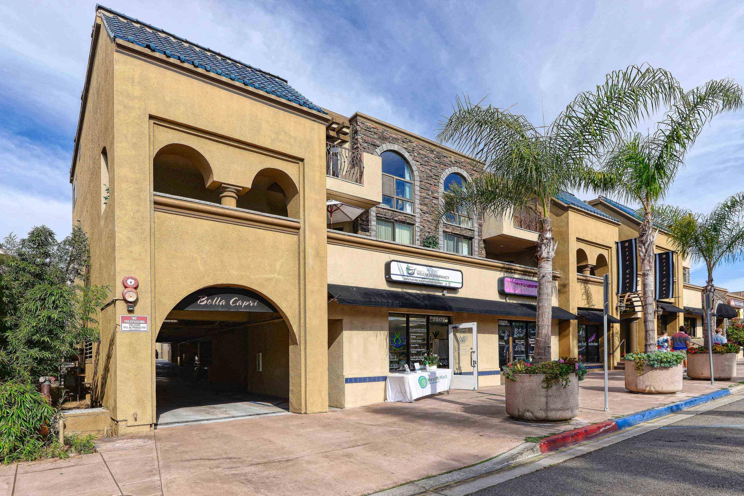 Detail Gallery Image 4 of 23 For 7509  Draper Ave  #306,  La Jolla,  CA 92037 - 2 Beds | 2 Baths