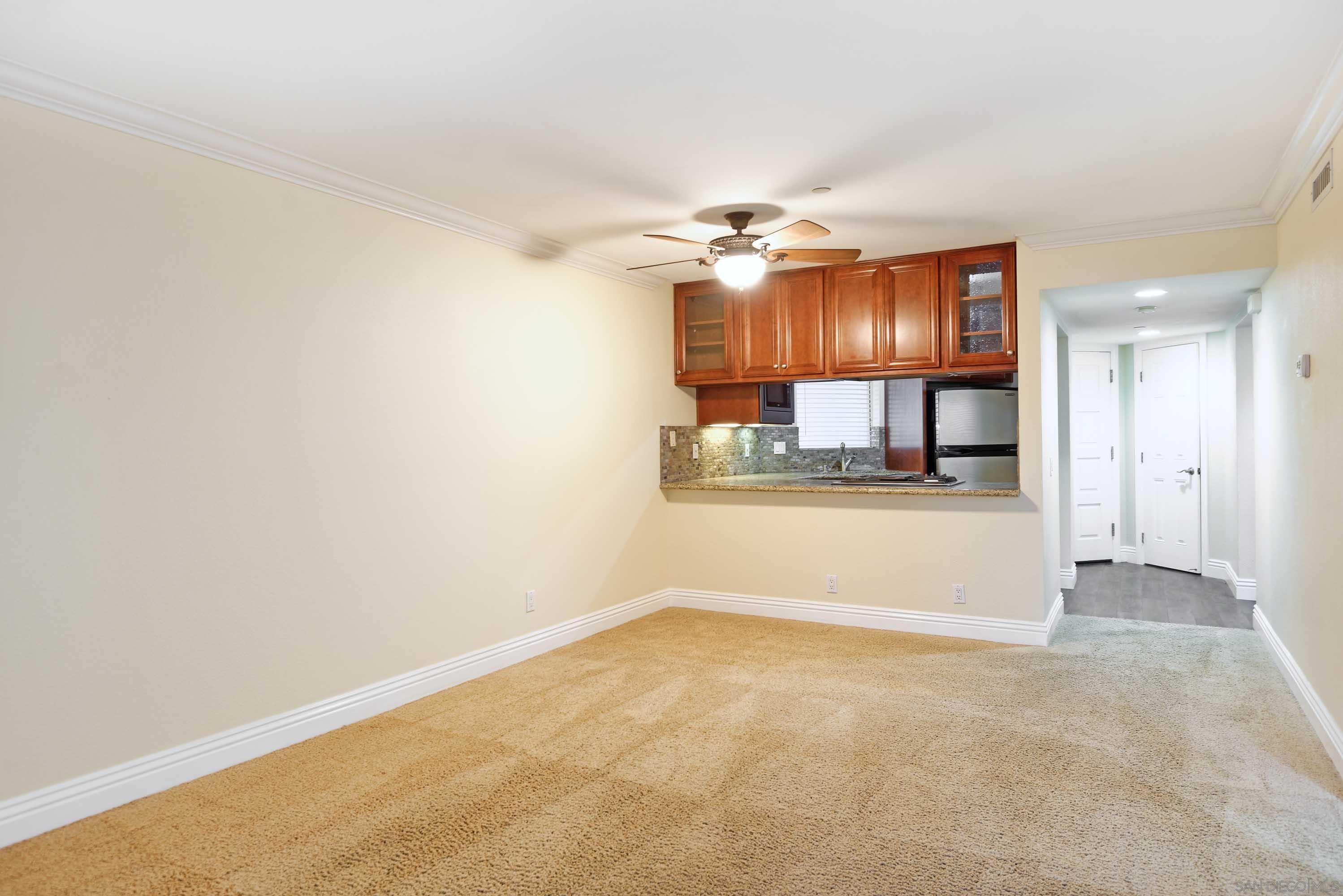 Detail Gallery Image 5 of 23 For 7509  Draper Ave  #306,  La Jolla,  CA 92037 - 2 Beds | 2 Baths