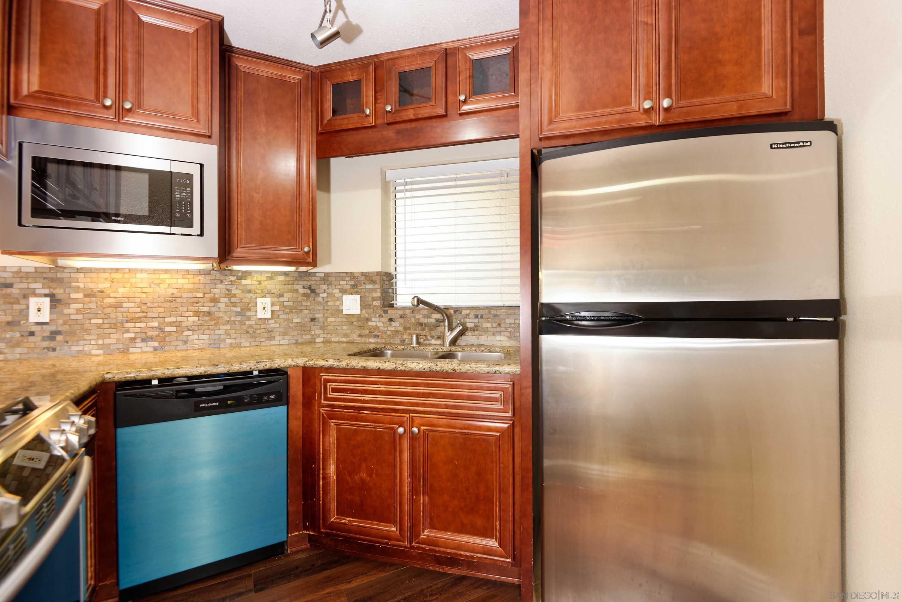 Detail Gallery Image 8 of 23 For 7509  Draper Ave  #306,  La Jolla,  CA 92037 - 2 Beds | 2 Baths