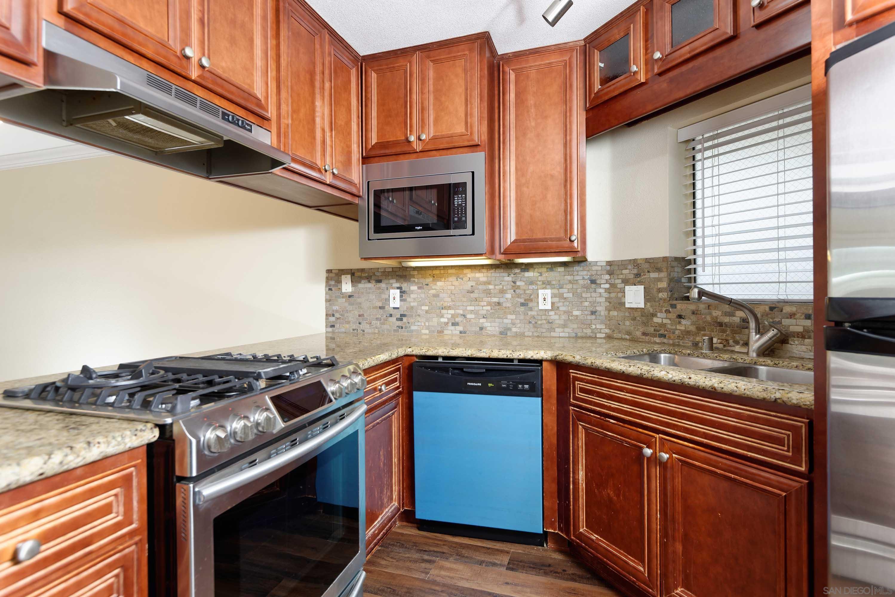 Detail Gallery Image 9 of 23 For 7509  Draper Ave  #306,  La Jolla,  CA 92037 - 2 Beds | 2 Baths