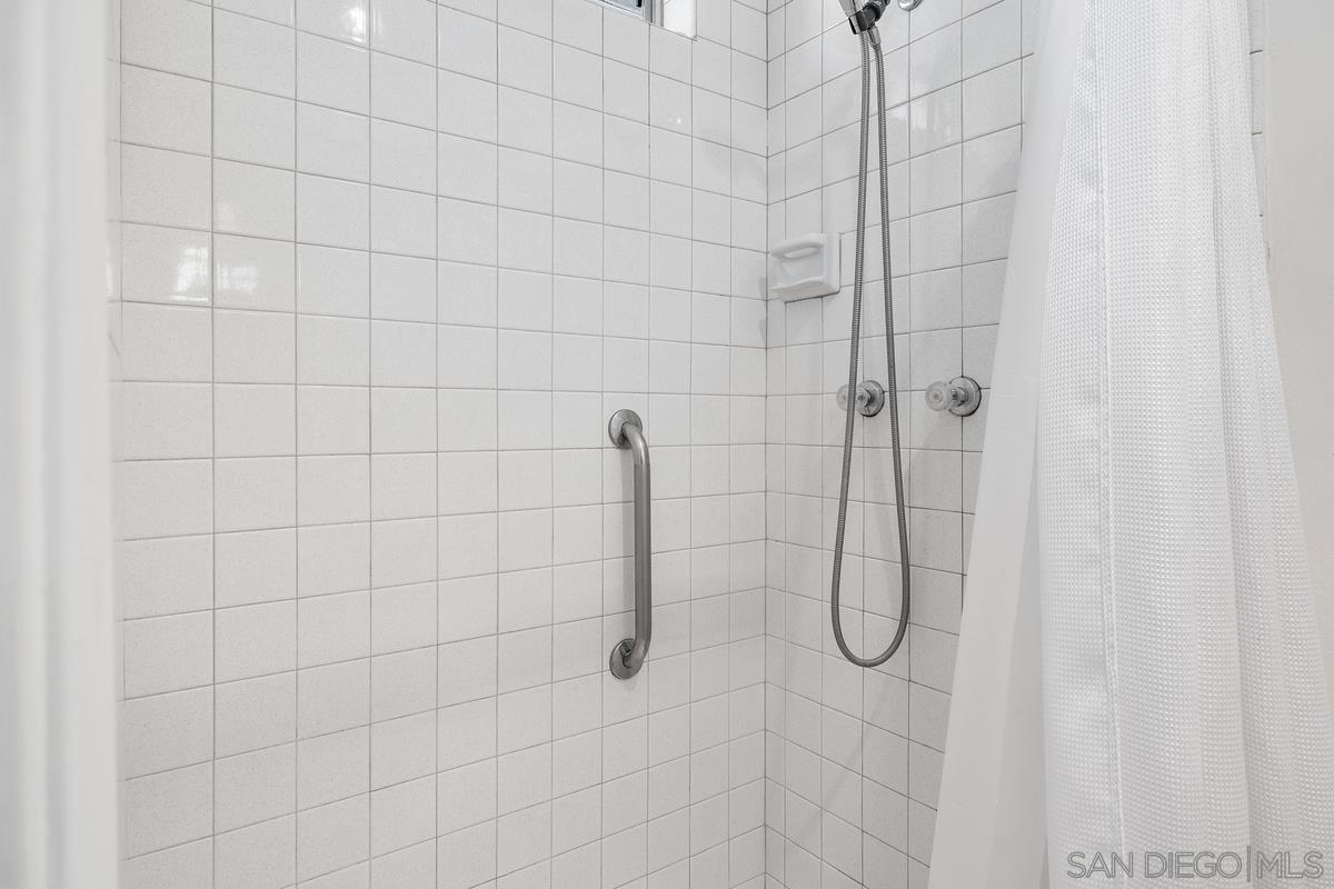 Detail Gallery Image 21 of 32 For 264  a Ave, Coronado,  CA 92118 - 2 Beds | 2 Baths