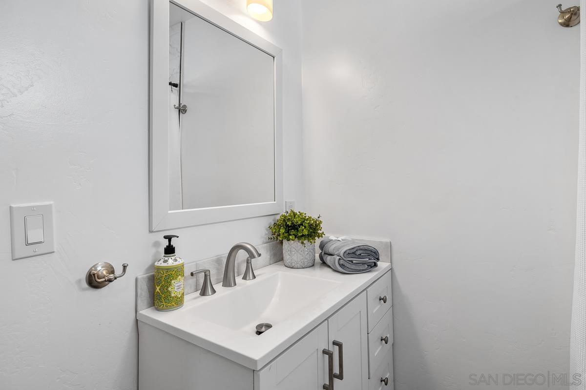 Detail Gallery Image 25 of 32 For 264  a Ave, Coronado,  CA 92118 - 2 Beds | 2 Baths