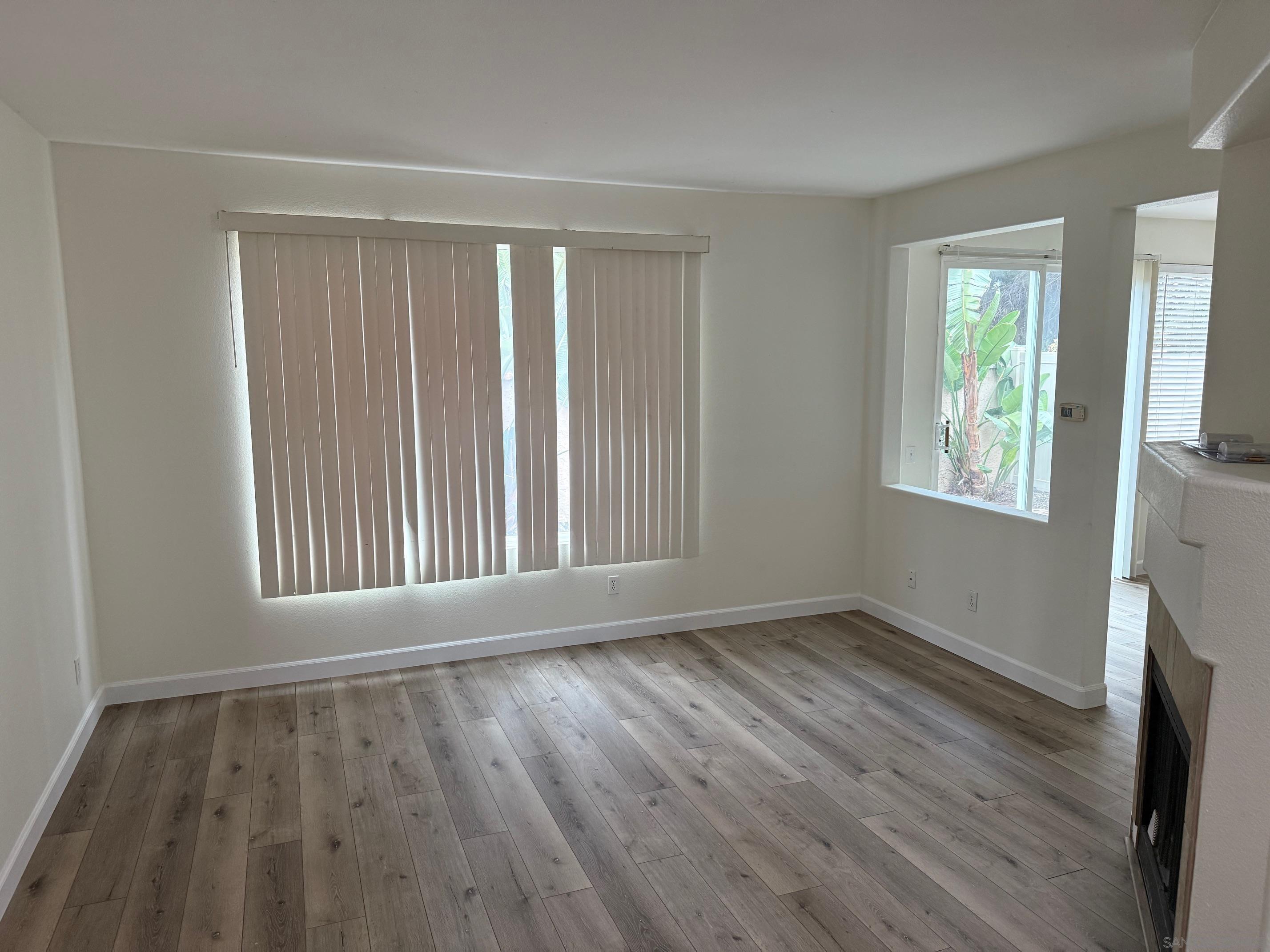 Detail Gallery Image 2 of 6 For 588  Summerholly Dr, San Marcos,  CA 92078 - 3 Beds | 2/1 Baths