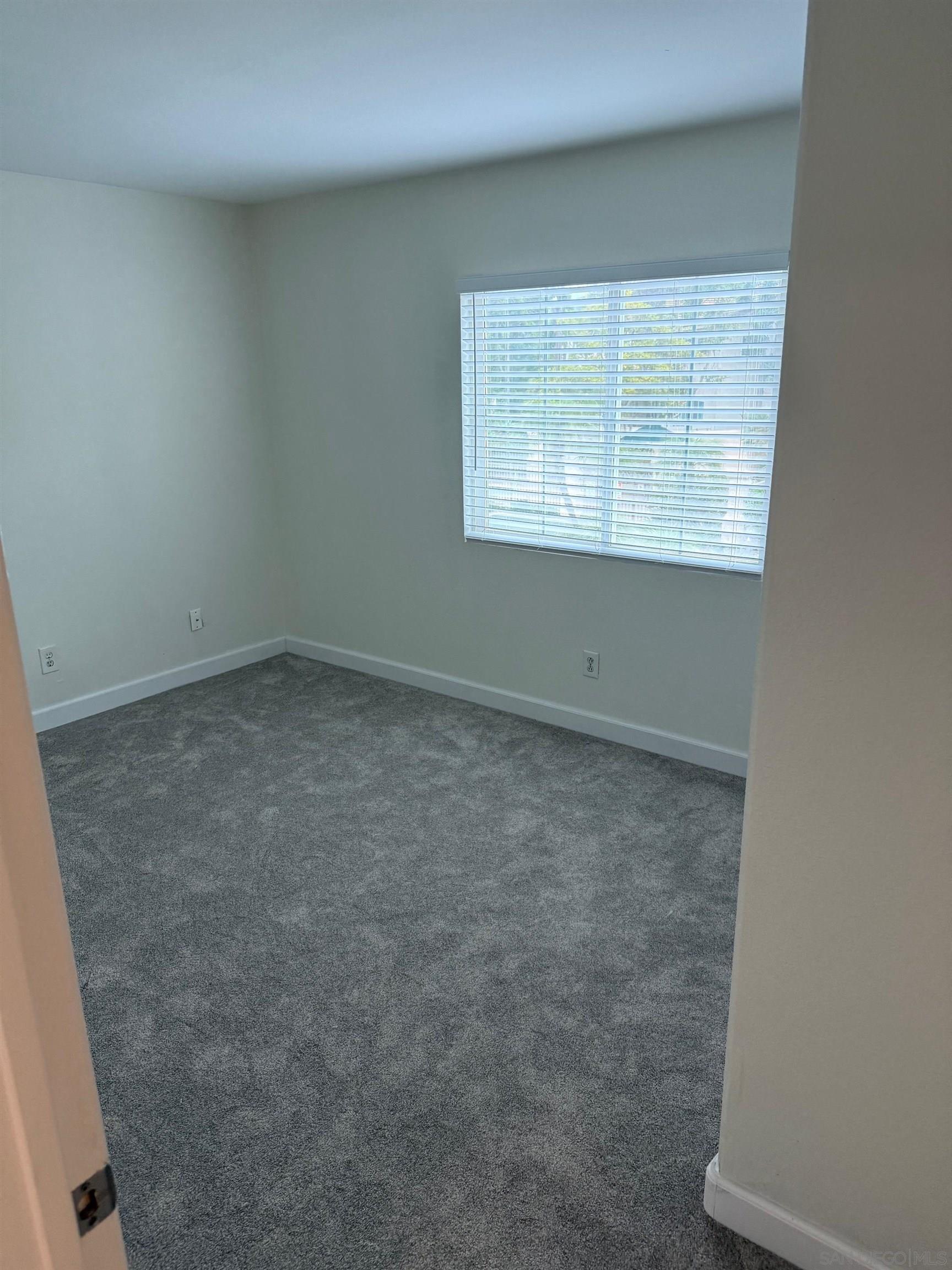 Detail Gallery Image 6 of 6 For 588  Summerholly Dr, San Marcos,  CA 92078 - 3 Beds | 2/1 Baths