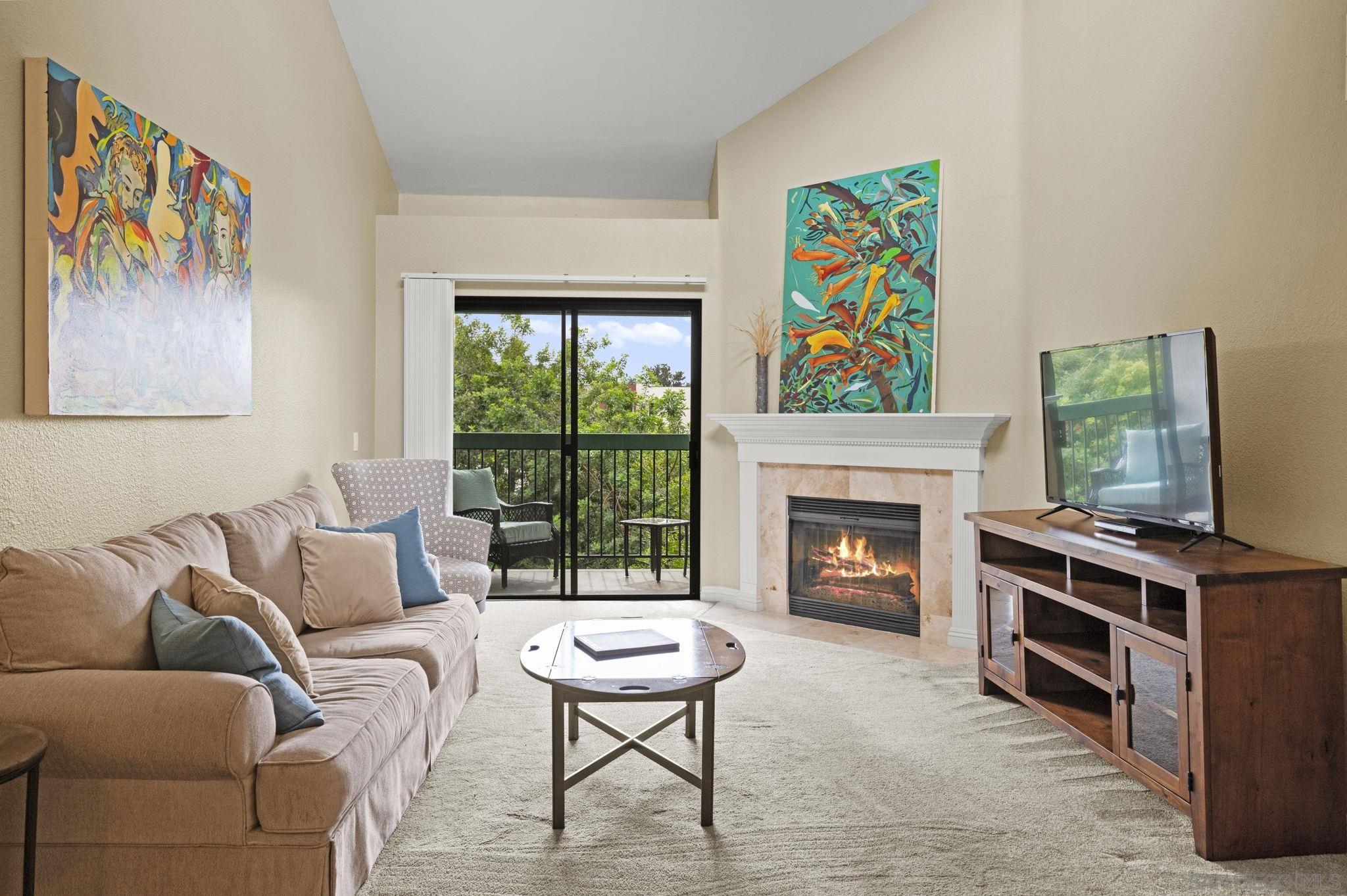 Detail Gallery Image 2 of 37 For 5525  Shasta Ln  #301,  La Mesa,  CA 91942 - 2 Beds | 2 Baths