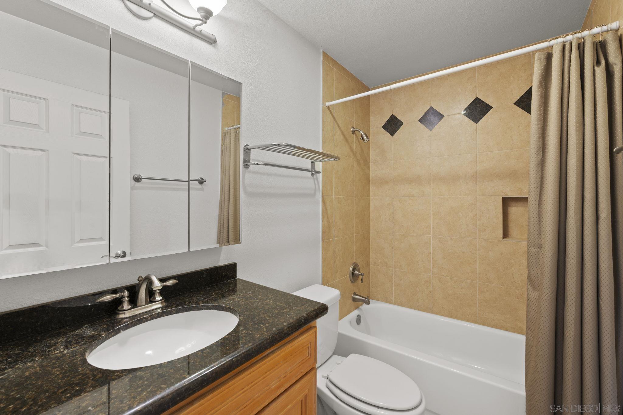 Detail Gallery Image 23 of 37 For 5525  Shasta Ln  #301,  La Mesa,  CA 91942 - 2 Beds | 2 Baths