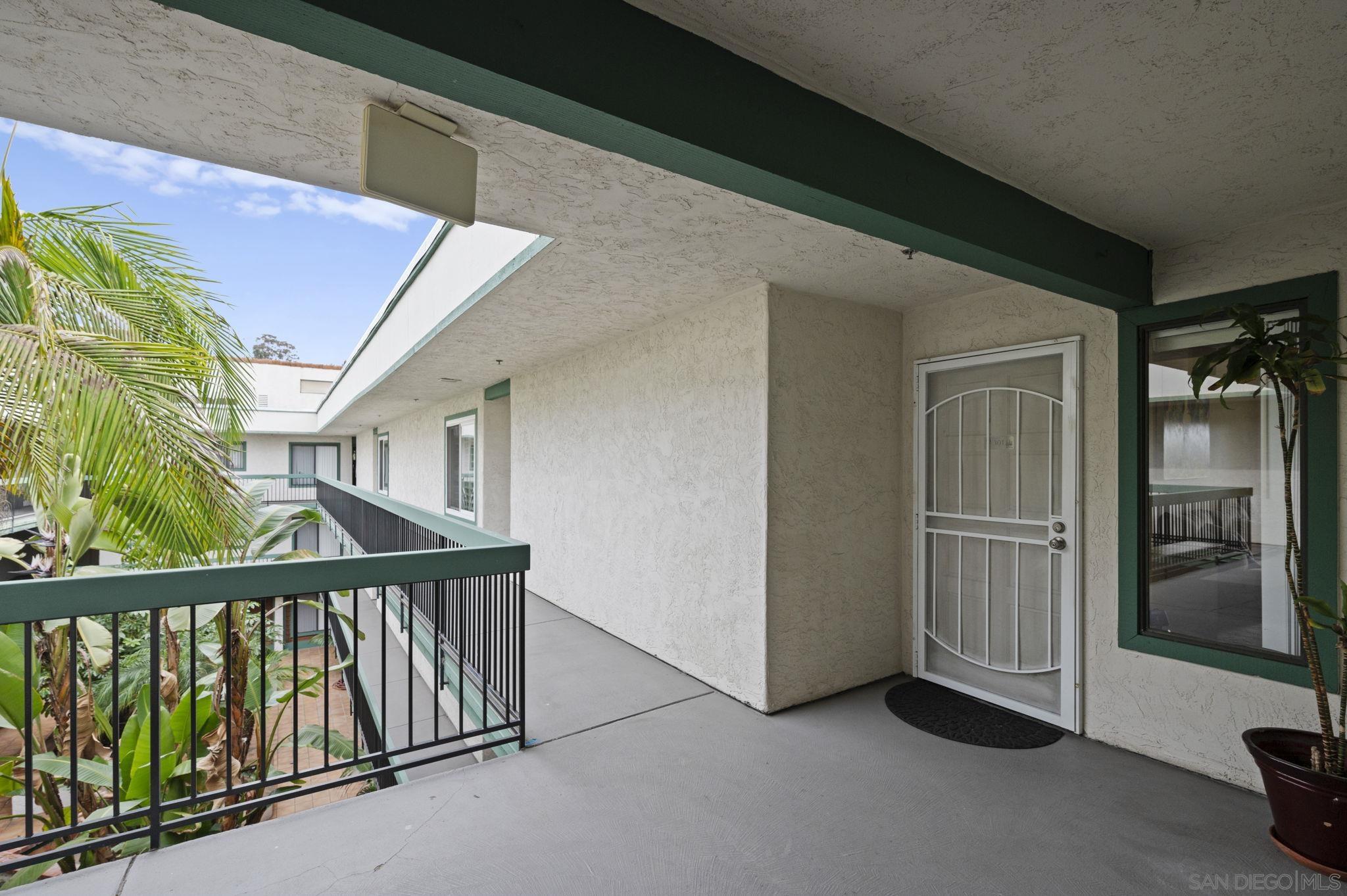 Detail Gallery Image 34 of 37 For 5525  Shasta Ln  #301,  La Mesa,  CA 91942 - 2 Beds | 2 Baths