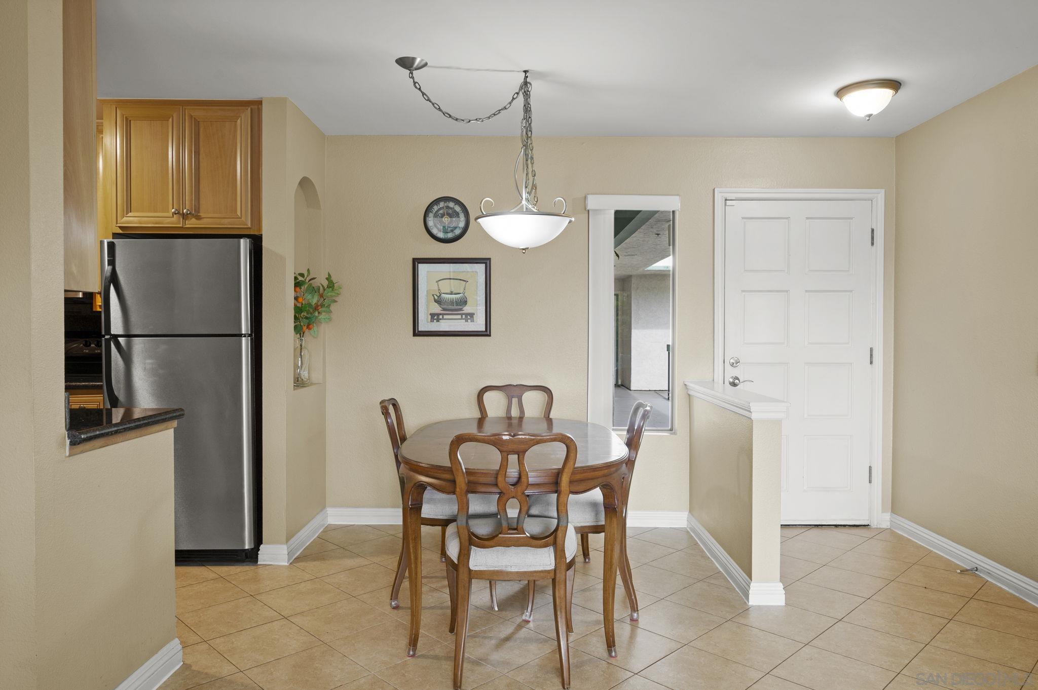 Detail Gallery Image 6 of 37 For 5525  Shasta Ln  #301,  La Mesa,  CA 91942 - 2 Beds | 2 Baths