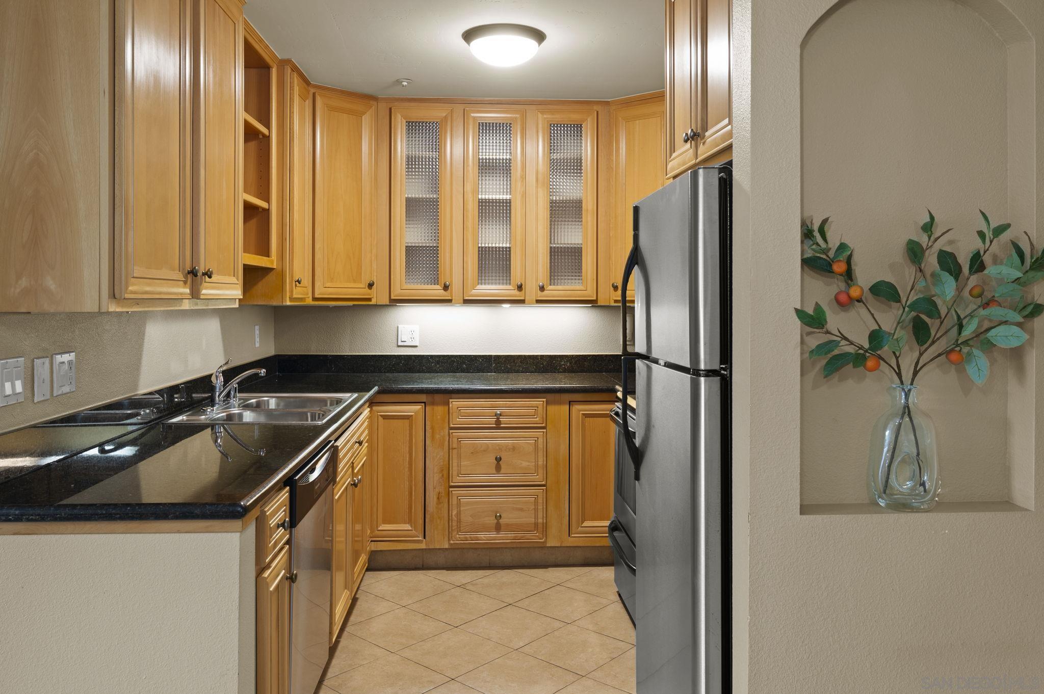 Detail Gallery Image 7 of 37 For 5525  Shasta Ln  #301,  La Mesa,  CA 91942 - 2 Beds | 2 Baths