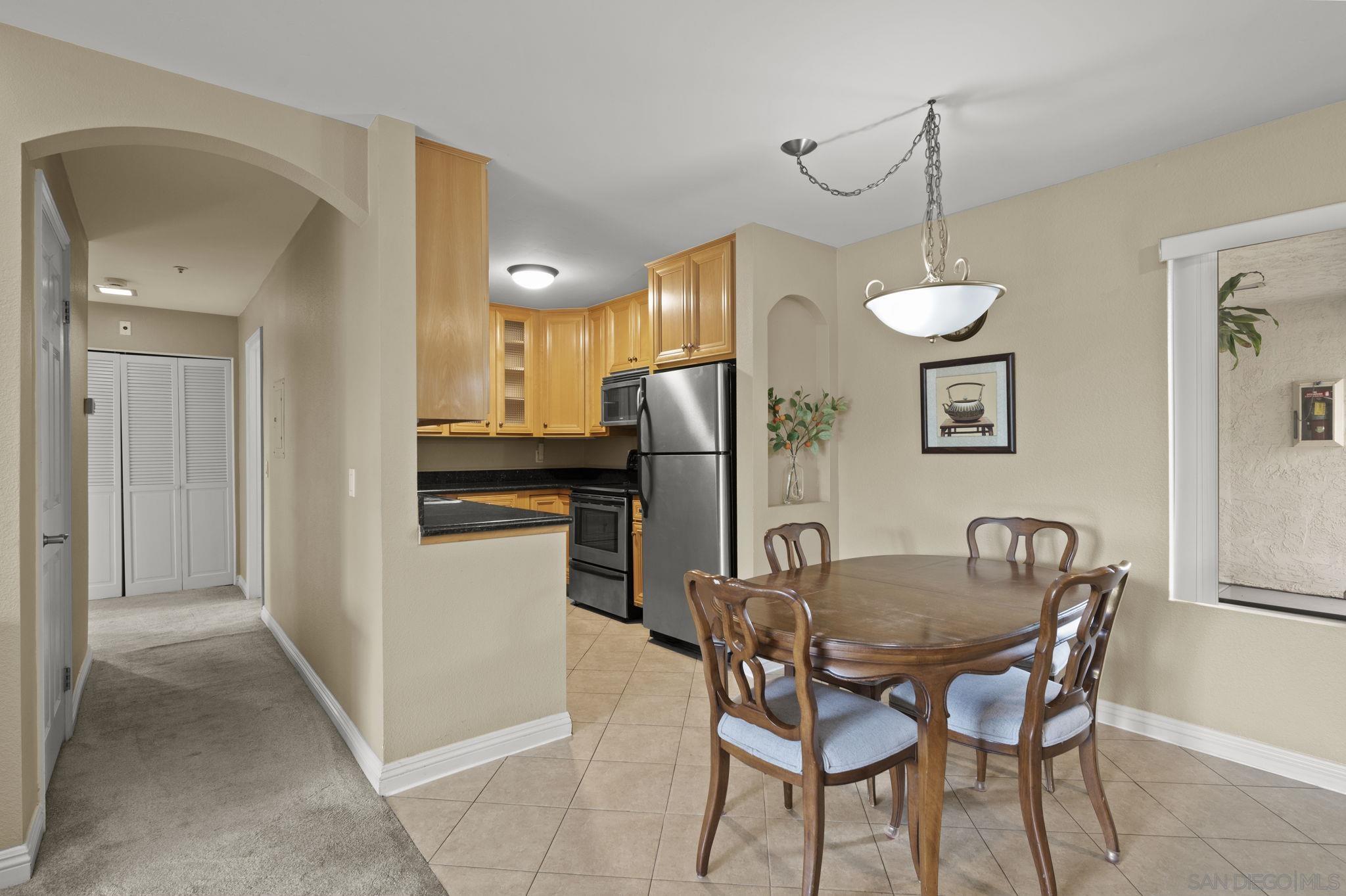 Detail Gallery Image 8 of 37 For 5525  Shasta Ln  #301,  La Mesa,  CA 91942 - 2 Beds | 2 Baths