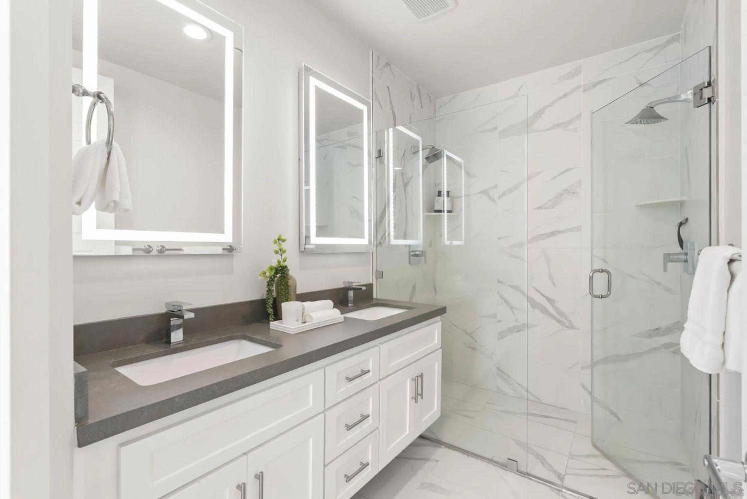 Detail Gallery Image 14 of 22 For 3913  Kendall St, San Diego,  CA 92109 - 4 Beds | 3/1 Baths