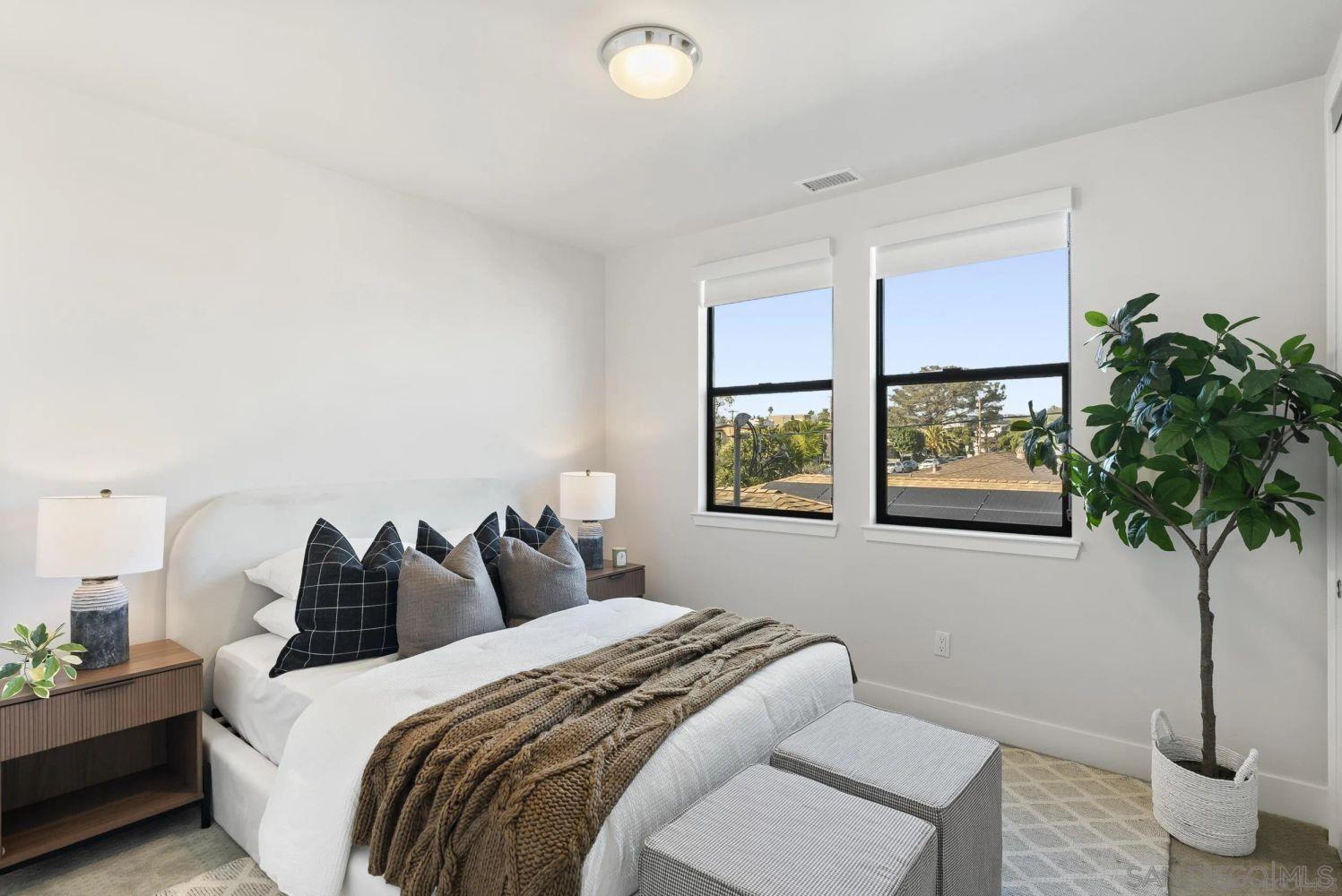 Detail Gallery Image 15 of 22 For 3913  Kendall St, San Diego,  CA 92109 - 4 Beds | 3/1 Baths