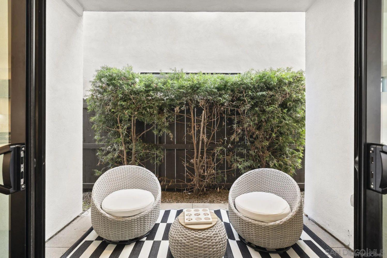 Detail Gallery Image 8 of 22 For 3913  Kendall St, San Diego,  CA 92109 - 4 Beds | 3/1 Baths