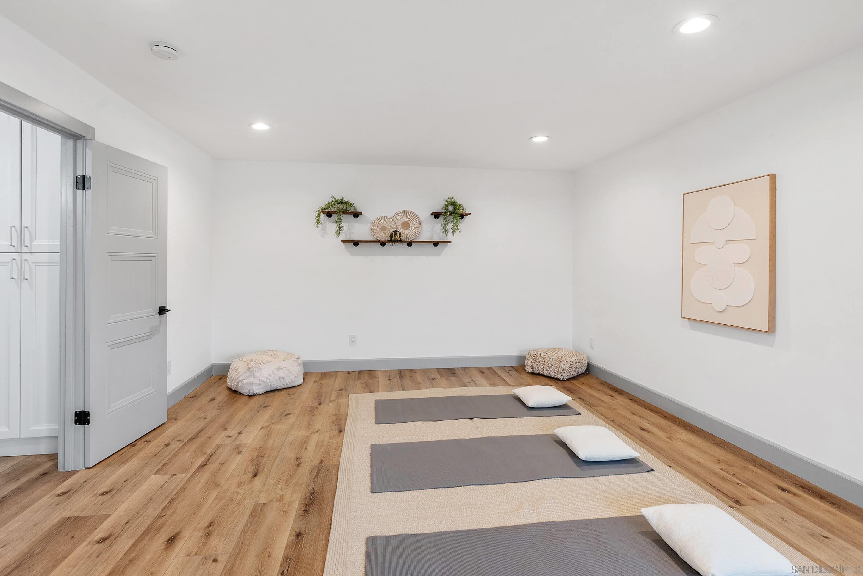 Detail Gallery Image 36 of 46 For 13233  Gunner Ave, San Diego,  CA 92129 - 5 Beds | 2/1 Baths