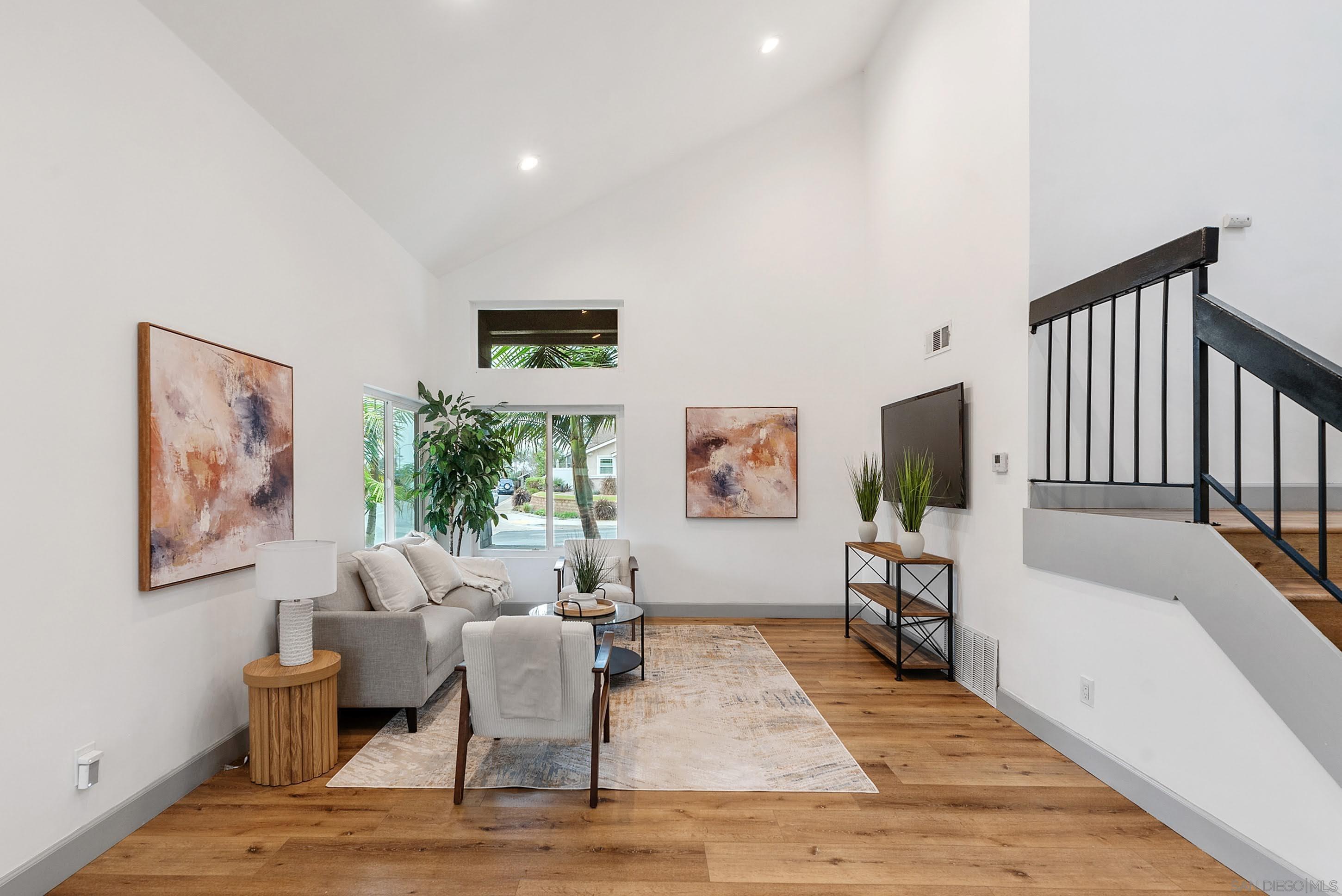 Detail Gallery Image 5 of 46 For 13233  Gunner Ave, San Diego,  CA 92129 - 5 Beds | 2/1 Baths