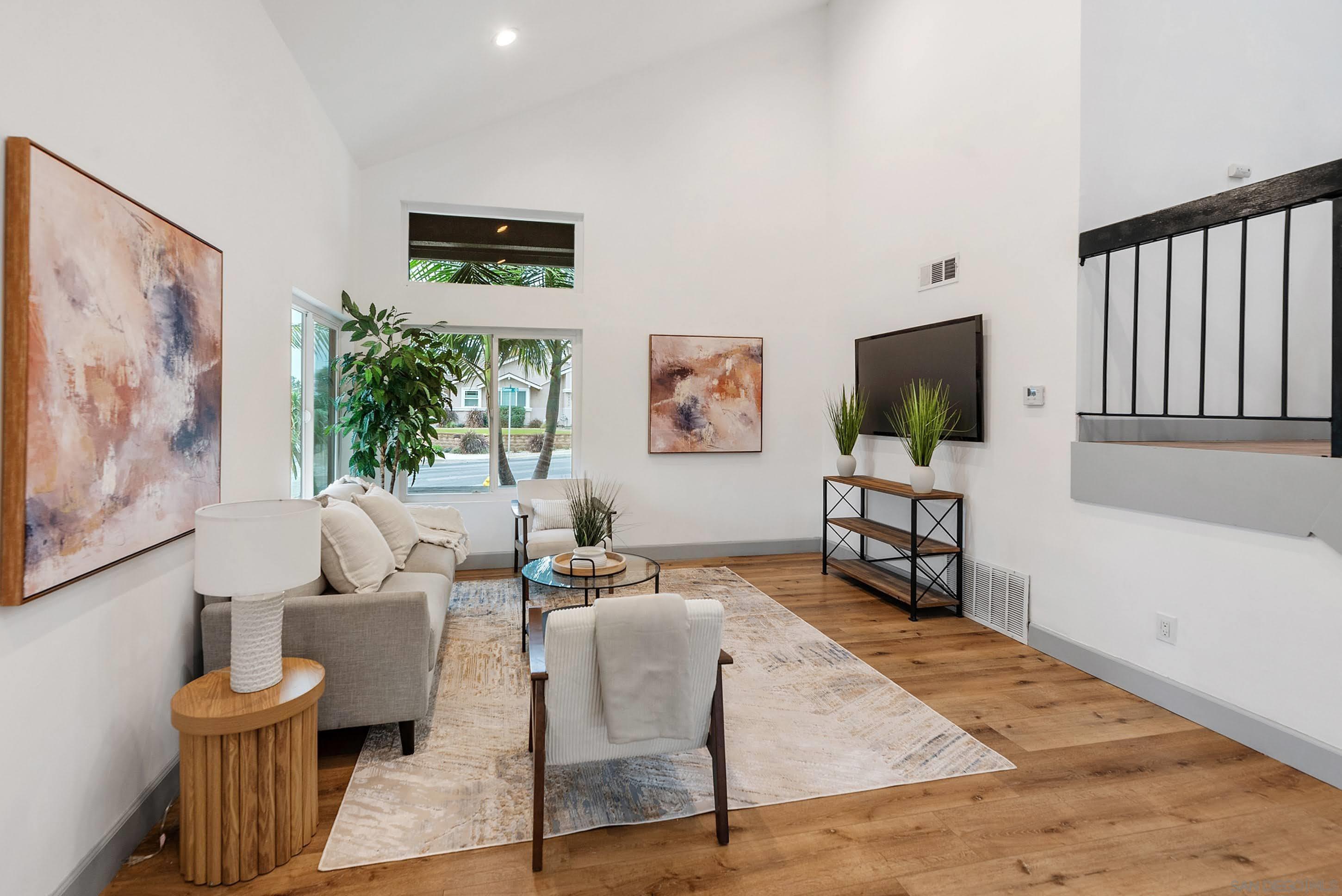 Detail Gallery Image 5 of 45 For 13233  Gunner Ave, San Diego,  CA 92129 - 5 Beds | 2/1 Baths