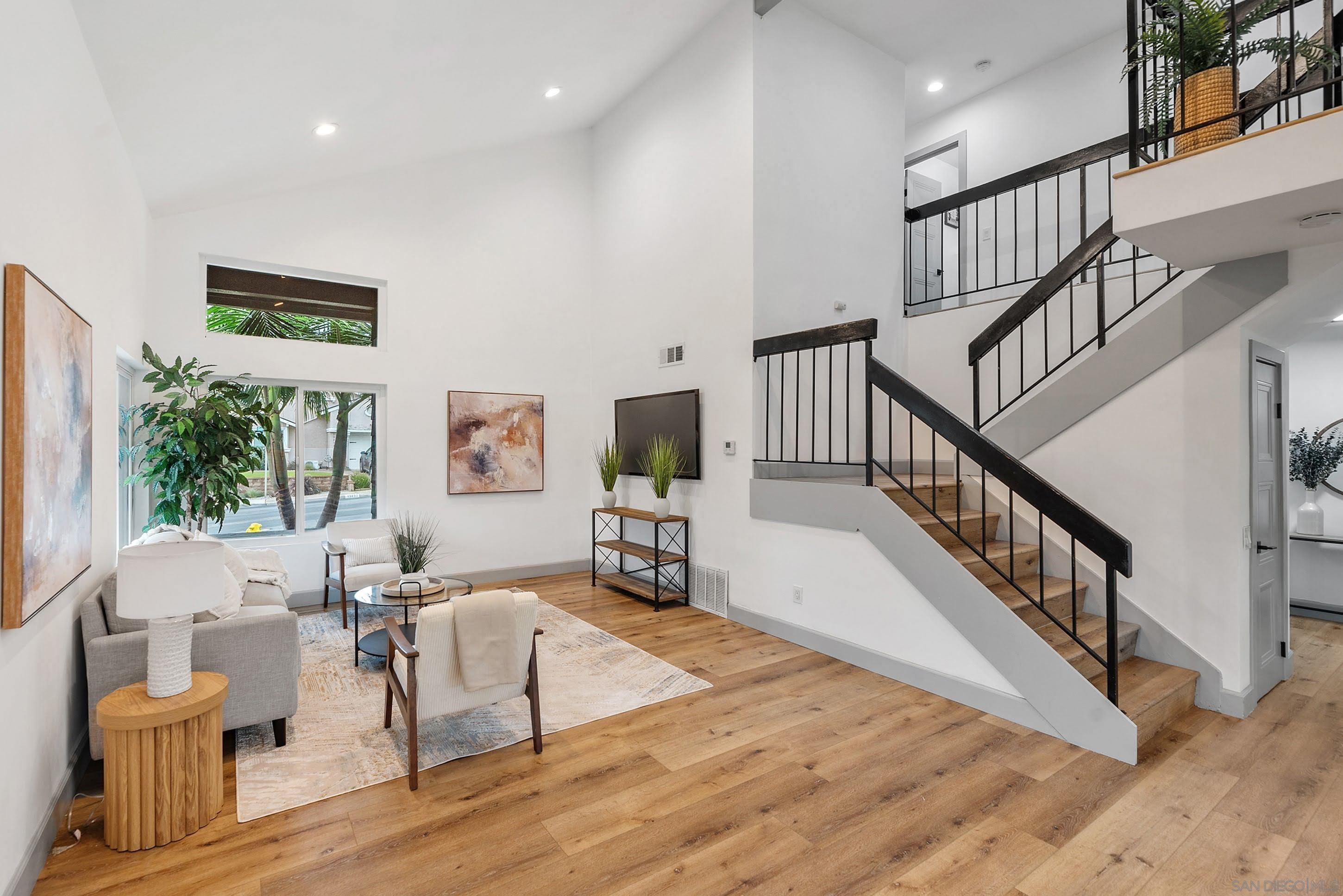 Detail Gallery Image 6 of 46 For 13233  Gunner Ave, San Diego,  CA 92129 - 5 Beds | 2/1 Baths