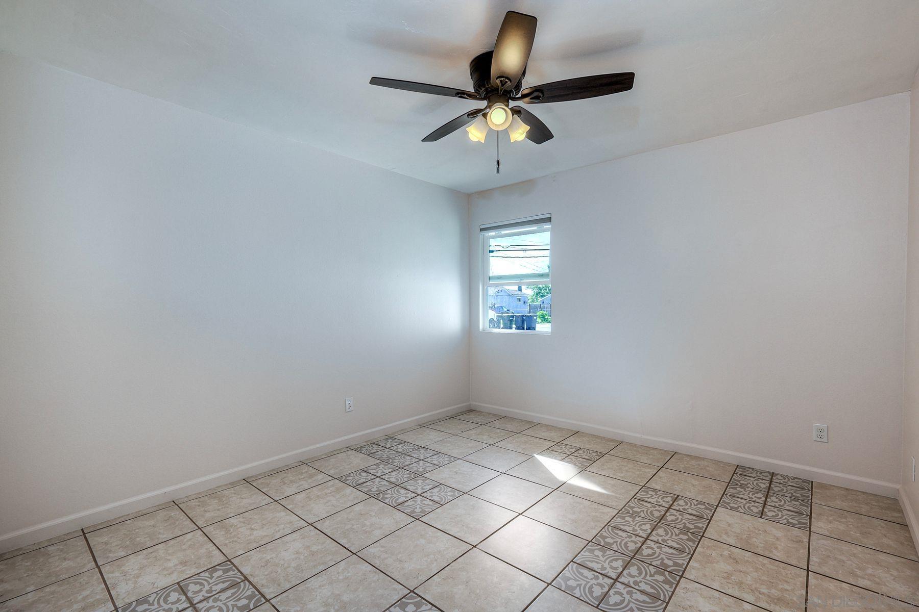 Detail Gallery Image 12 of 56 For 2371-75  Berry Street, Lemon Grove,  CA 91945 - 4 Beds | 3 Baths