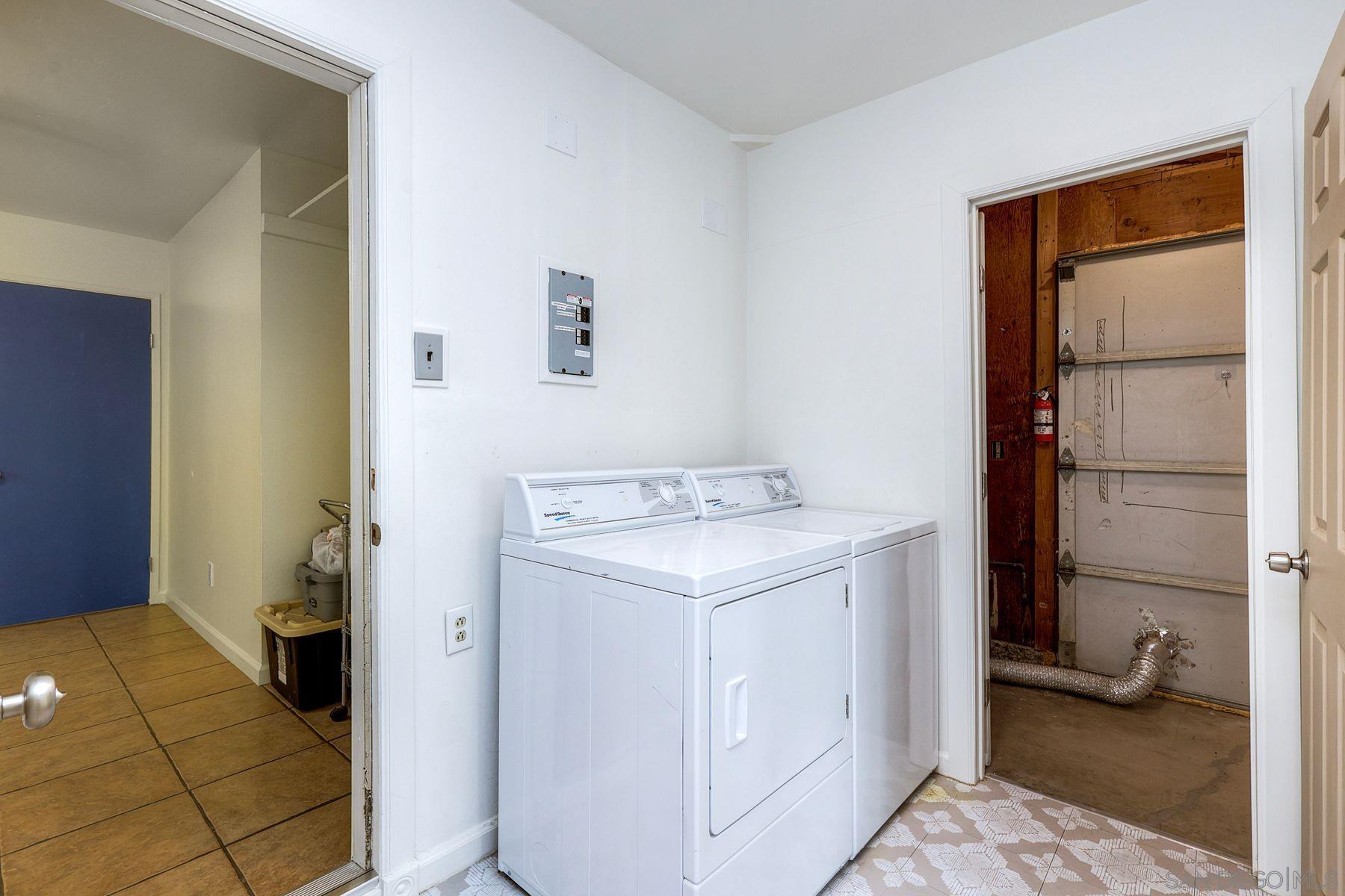 Detail Gallery Image 17 of 56 For 2371-75  Berry Street, Lemon Grove,  CA 91945 - 4 Beds | 3 Baths