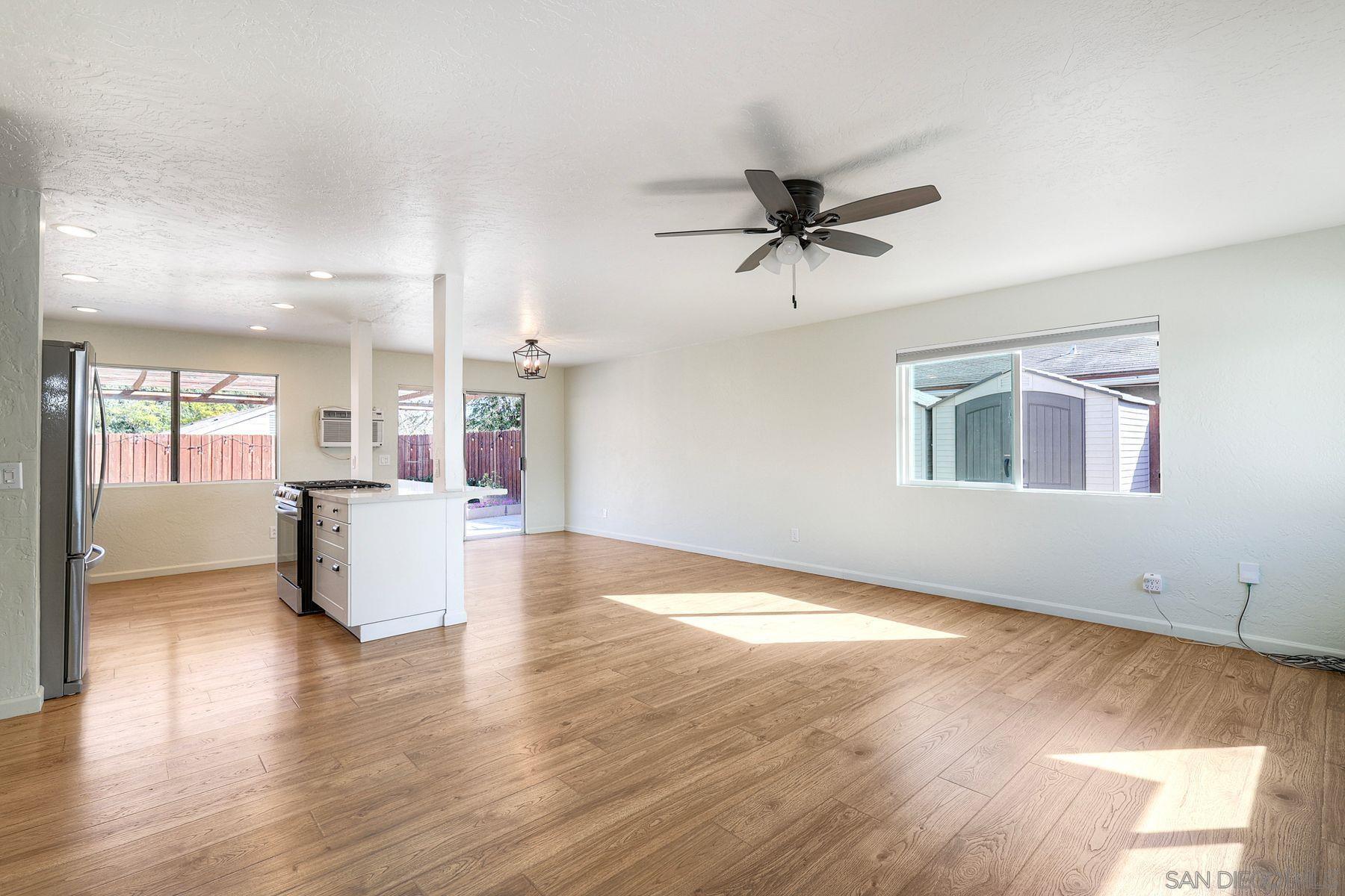 Detail Gallery Image 3 of 56 For 2371-75  Berry Street, Lemon Grove,  CA 91945 - 4 Beds | 3 Baths