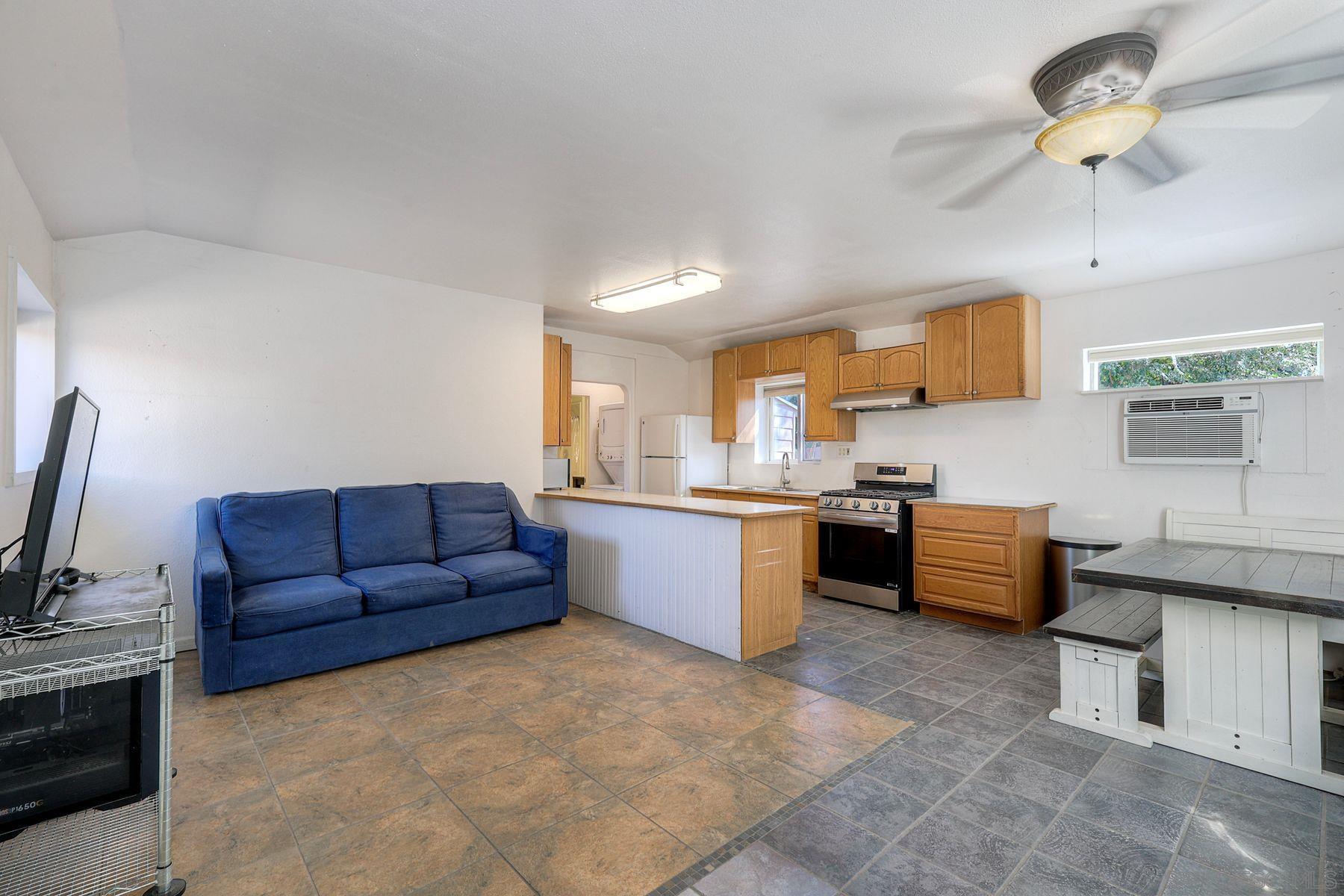 Detail Gallery Image 25 of 56 For 2371-75  Berry Street, Lemon Grove,  CA 91945 - 4 Beds | 3 Baths