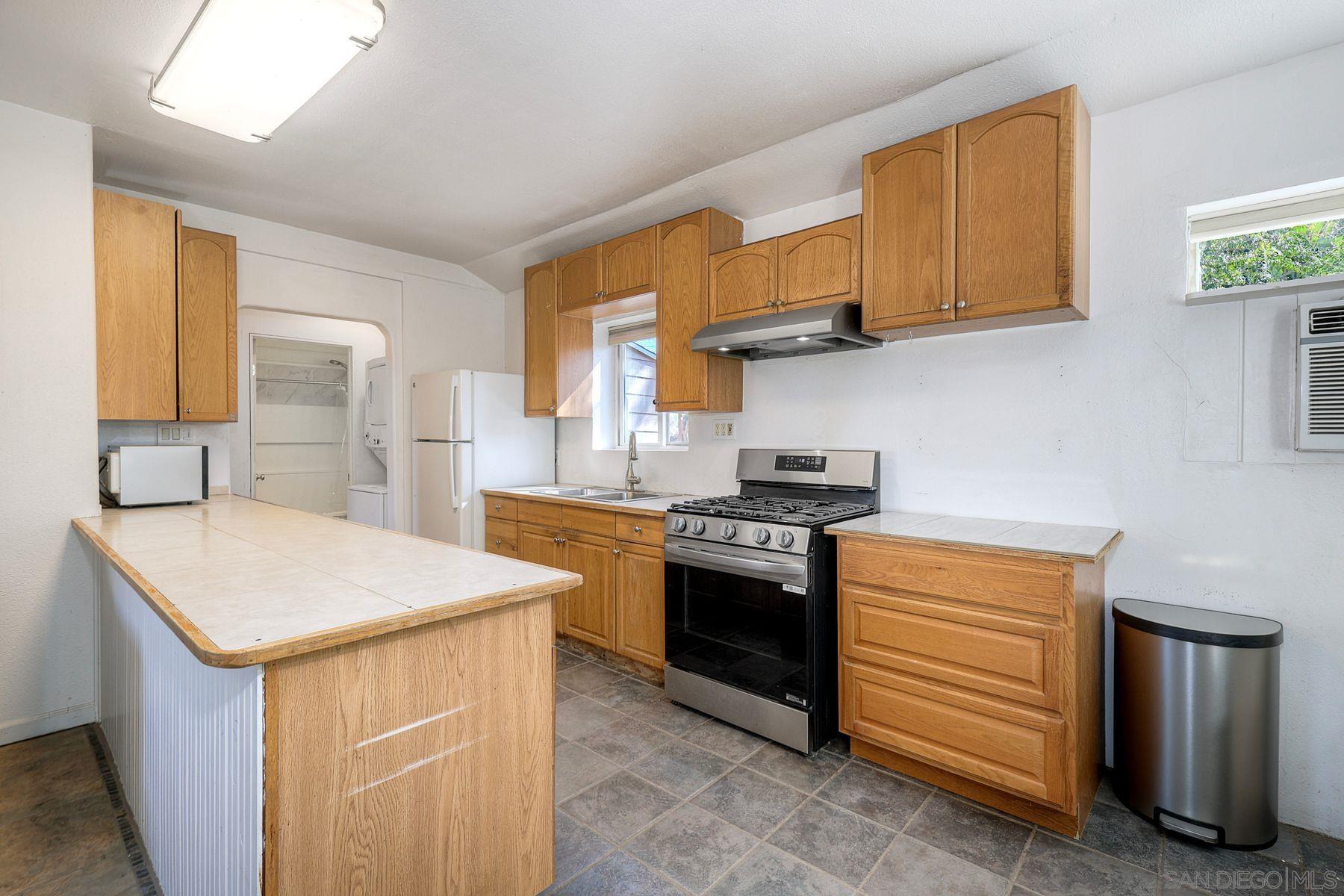 Detail Gallery Image 28 of 56 For 2371-75  Berry Street, Lemon Grove,  CA 91945 - 4 Beds | 3 Baths