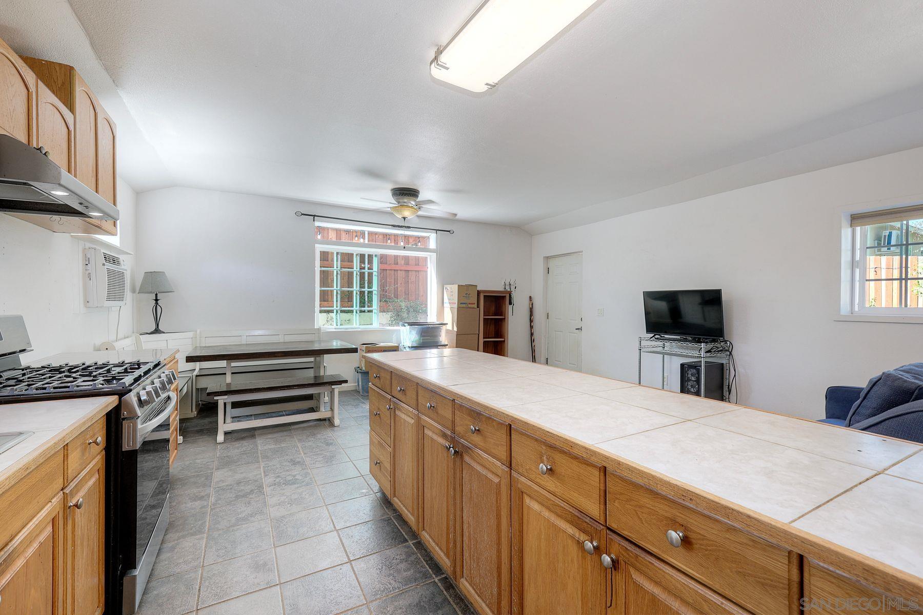 Detail Gallery Image 30 of 56 For 2371-75  Berry Street, Lemon Grove,  CA 91945 - 4 Beds | 3 Baths