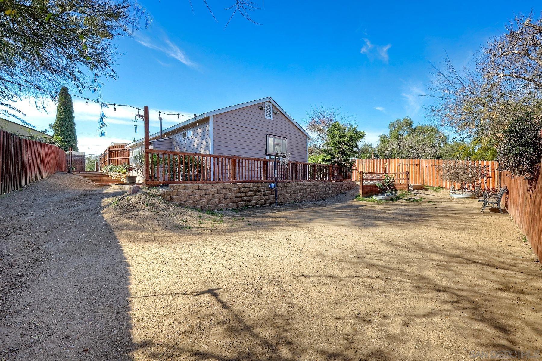 Detail Gallery Image 37 of 56 For 2371-75  Berry Street, Lemon Grove,  CA 91945 - 4 Beds | 3 Baths