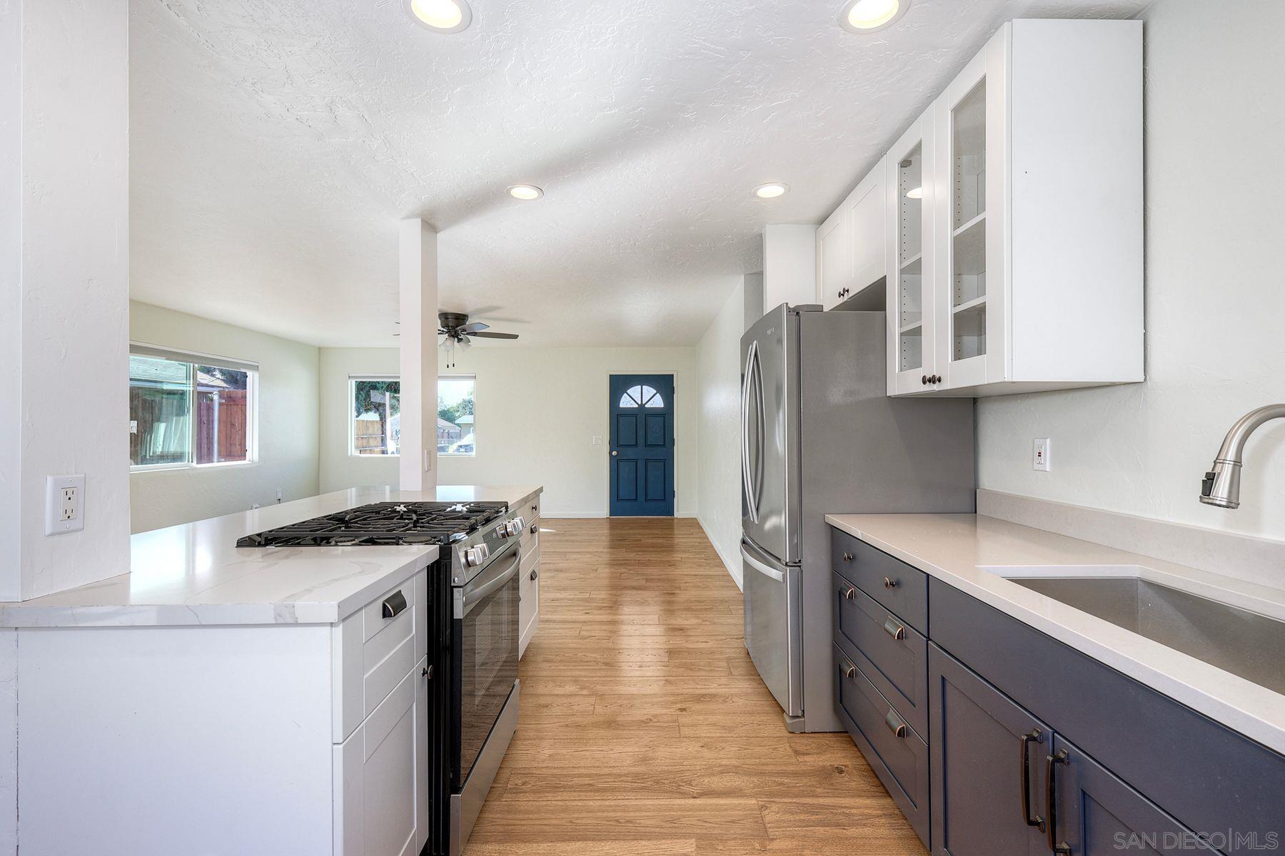 Detail Gallery Image 8 of 56 For 2371-75  Berry Street, Lemon Grove,  CA 91945 - 4 Beds | 3 Baths