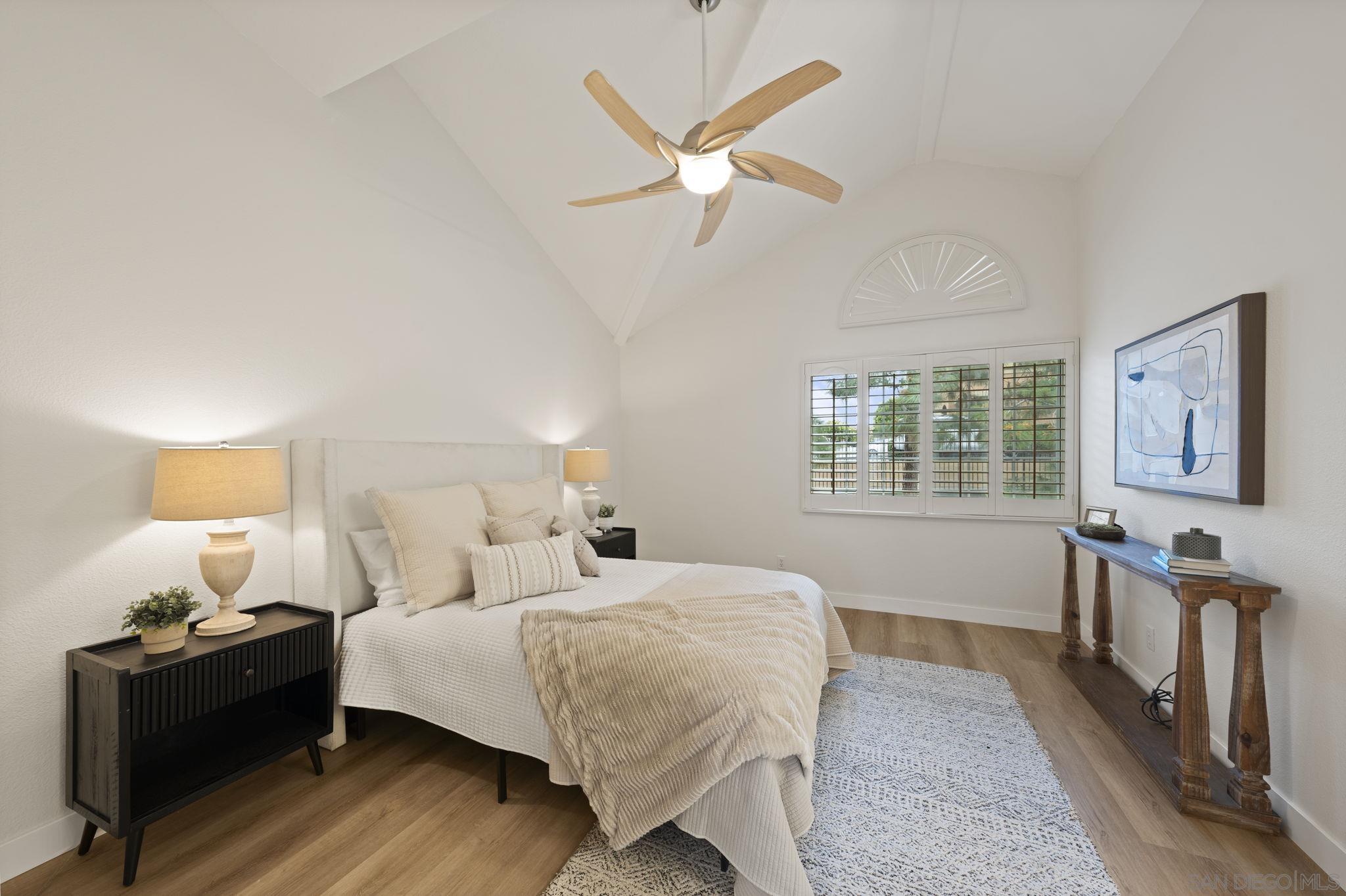 Detail Gallery Image 15 of 38 For 12559  El Camino Real B, San Diego,  CA 92130 - 2 Beds | 2/1 Baths