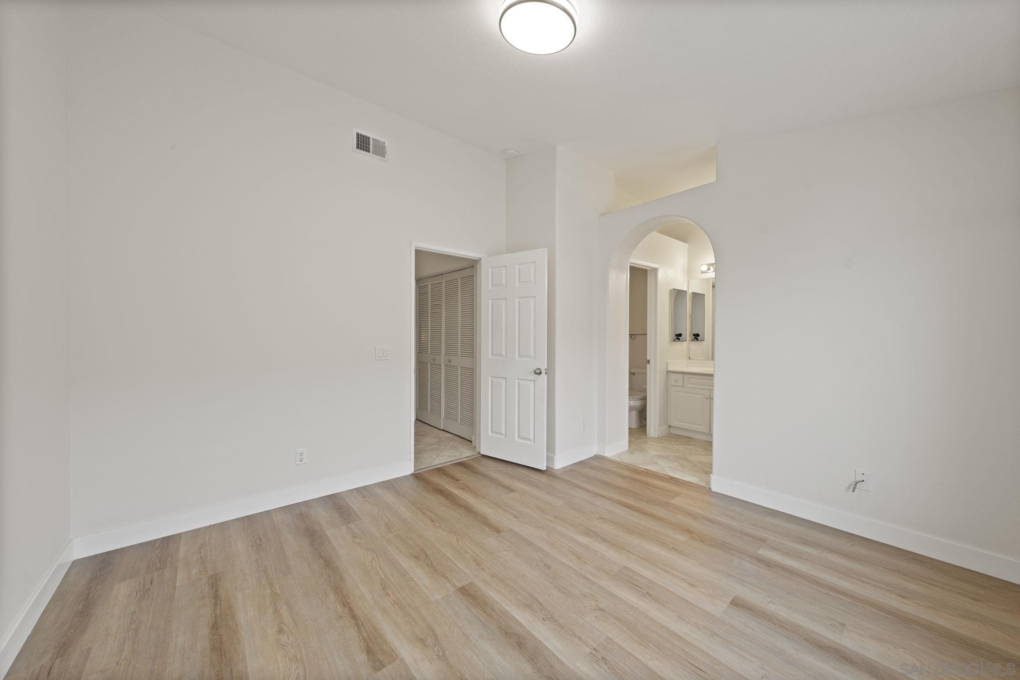 Detail Gallery Image 22 of 38 For 12559  El Camino Real B, San Diego,  CA 92130 - 2 Beds | 2/1 Baths