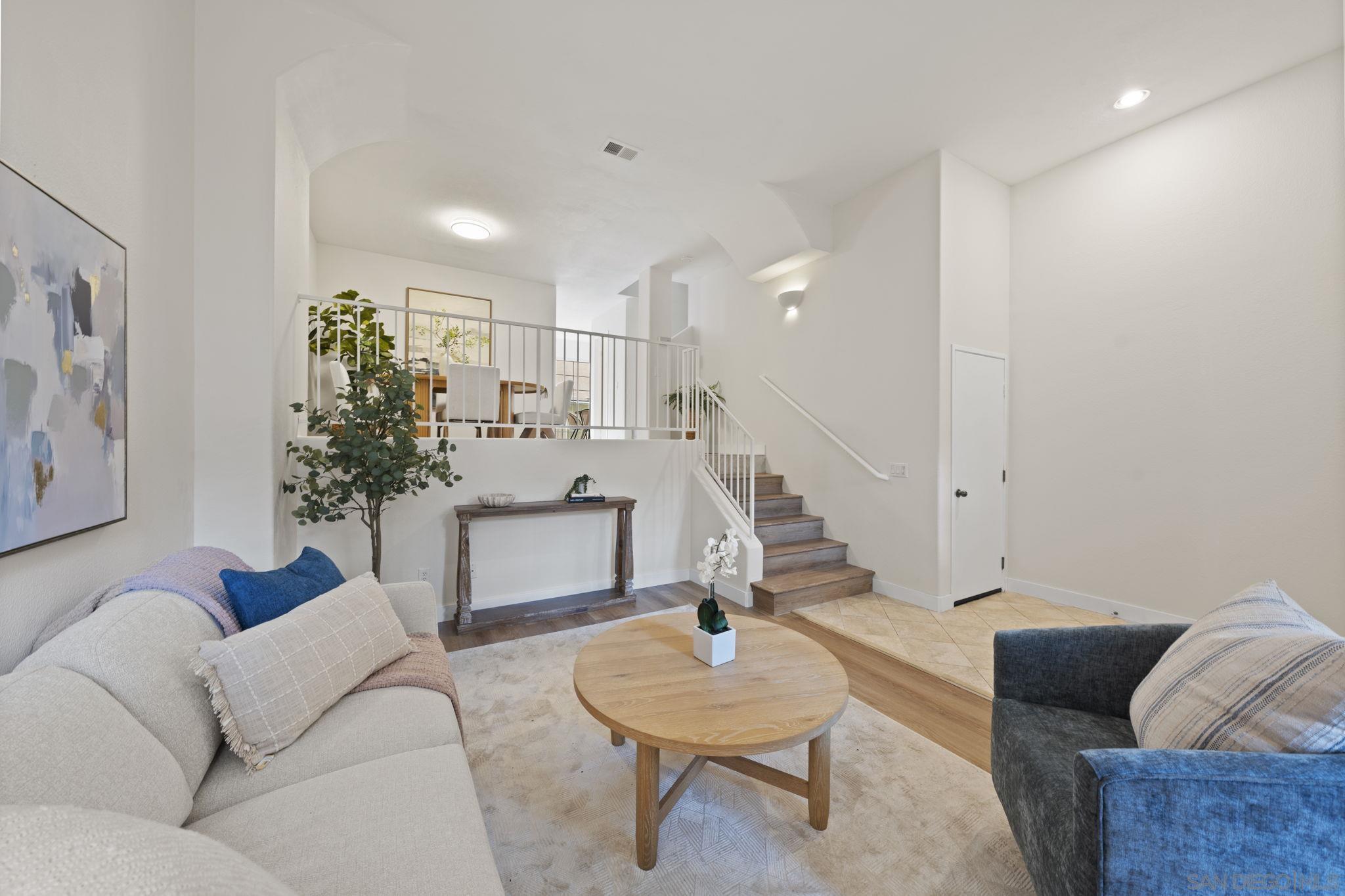 Detail Gallery Image 5 of 38 For 12559  El Camino Real B, San Diego,  CA 92130 - 2 Beds | 2/1 Baths