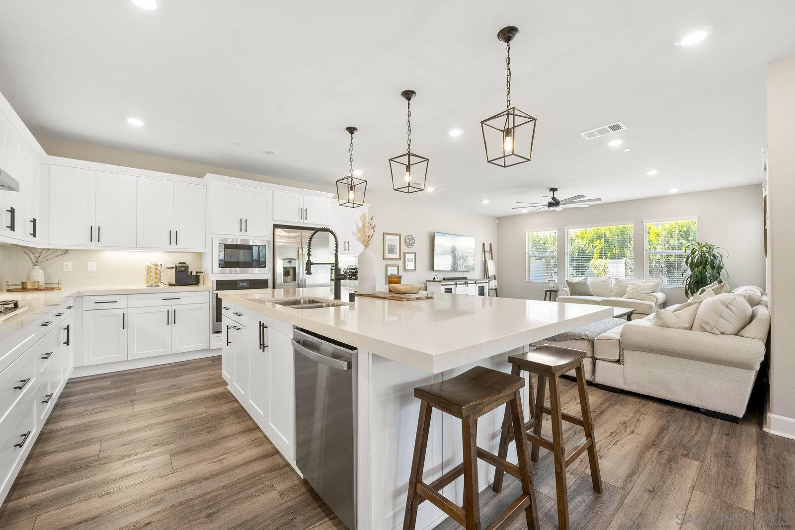 Detail Gallery Image 12 of 61 For 3068  Mimlus Pl, Escondido,  CA 92029 - 4 Beds | 3/1 Baths