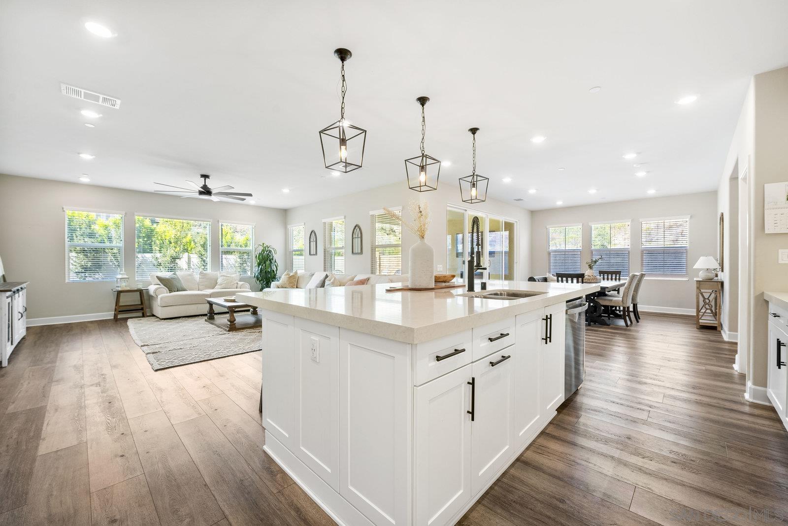 Detail Gallery Image 14 of 61 For 3068  Mimlus Pl, Escondido,  CA 92029 - 4 Beds | 3/1 Baths