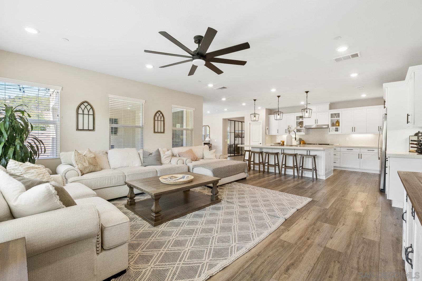 Detail Gallery Image 5 of 61 For 3068  Mimlus Pl, Escondido,  CA 92029 - 4 Beds | 3/1 Baths