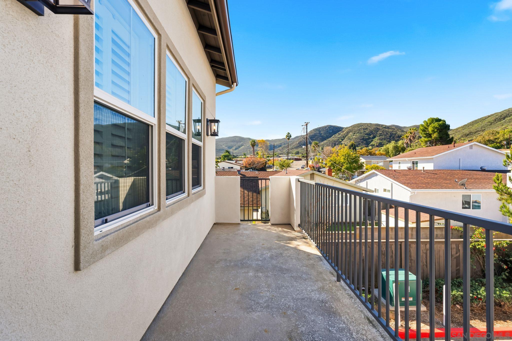 Detail Gallery Image 7 of 49 For 8691  Barbados Ln, Santee,  CA 92071 - 3 Beds | 3 Baths