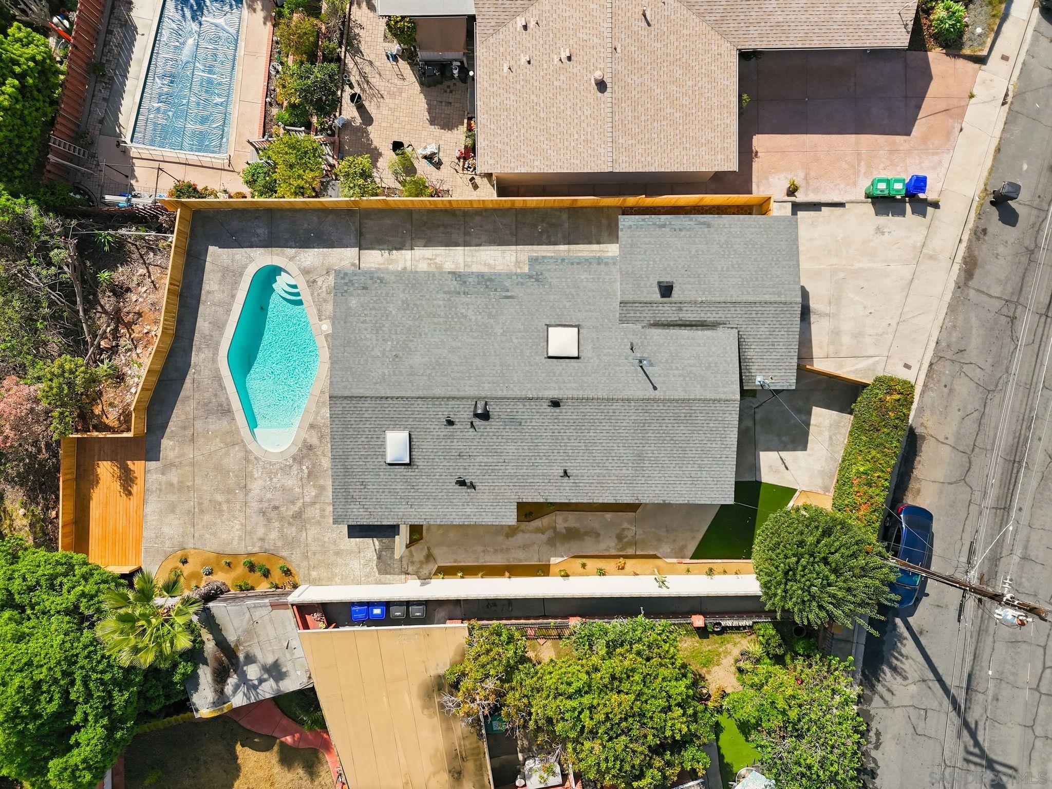 Front Image Thumbnail for SD260003456