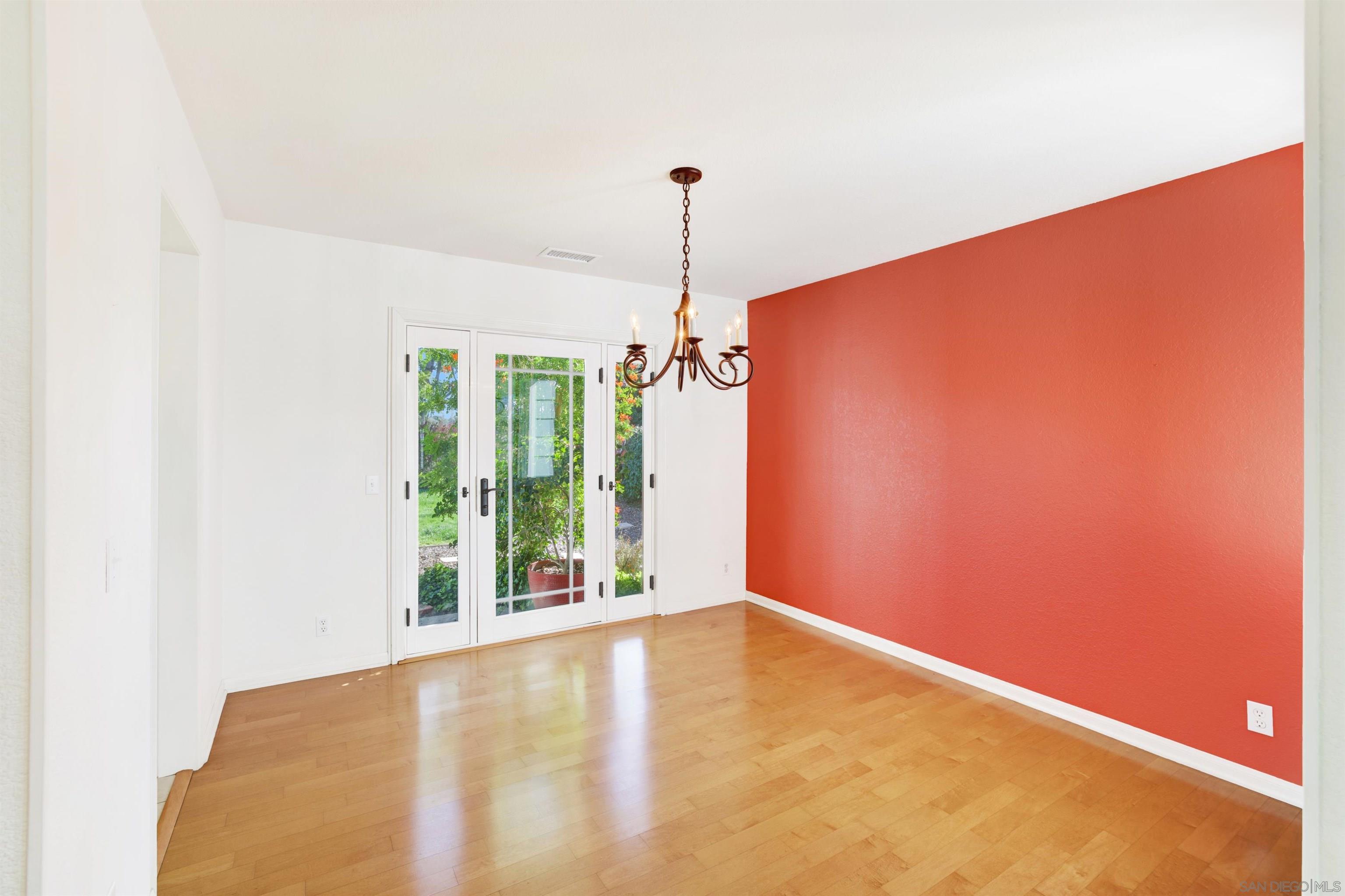 Detail Gallery Image 11 of 54 For 10553  Sunset Ridge Dr, San Diego,  CA 92131 - 4 Beds | 2/1 Baths