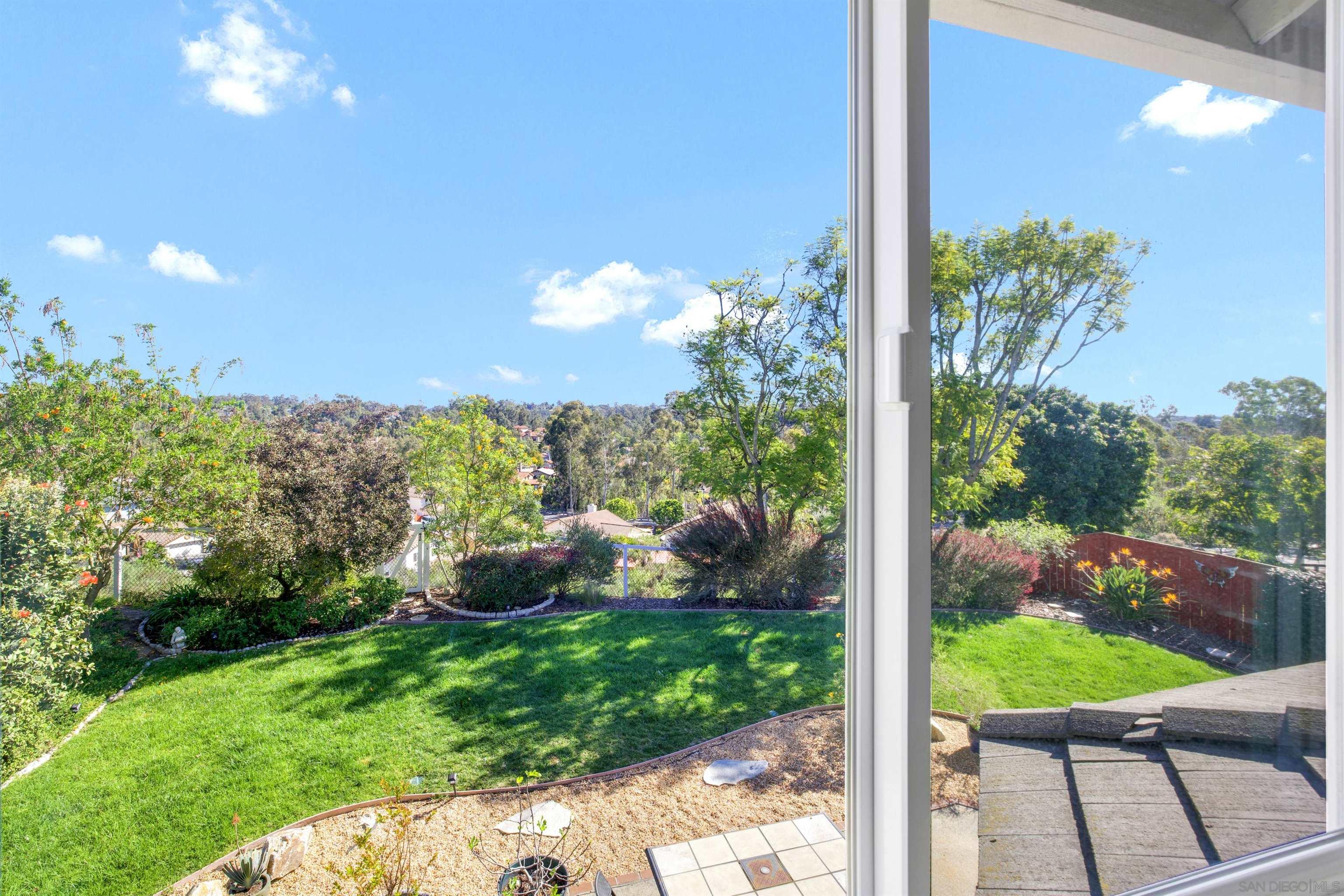 Detail Gallery Image 31 of 54 For 10553  Sunset Ridge Dr, San Diego,  CA 92131 - 4 Beds | 2/1 Baths