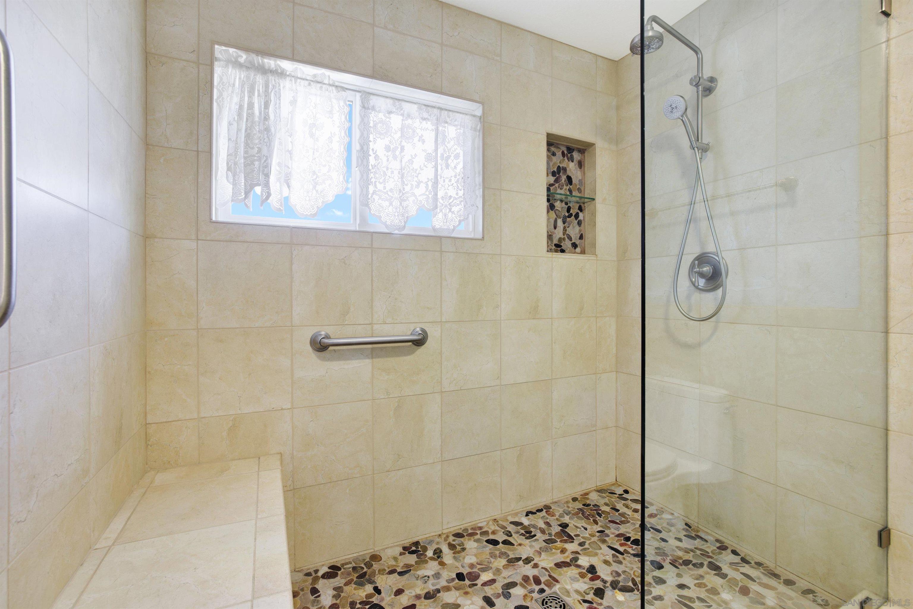 Detail Gallery Image 34 of 54 For 10553  Sunset Ridge Dr, San Diego,  CA 92131 - 4 Beds | 2/1 Baths