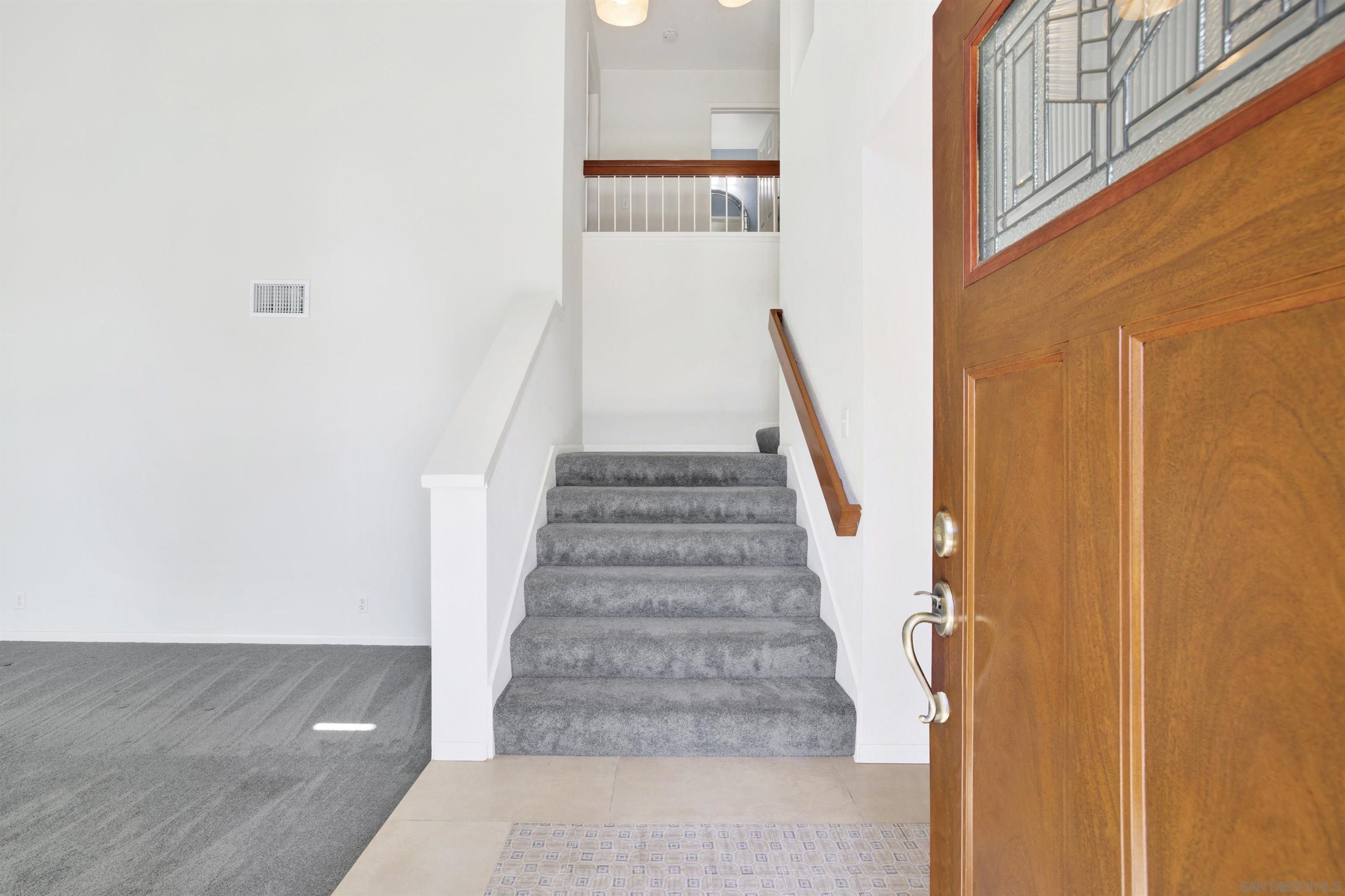 Detail Gallery Image 6 of 54 For 10553  Sunset Ridge Dr, San Diego,  CA 92131 - 4 Beds | 2/1 Baths