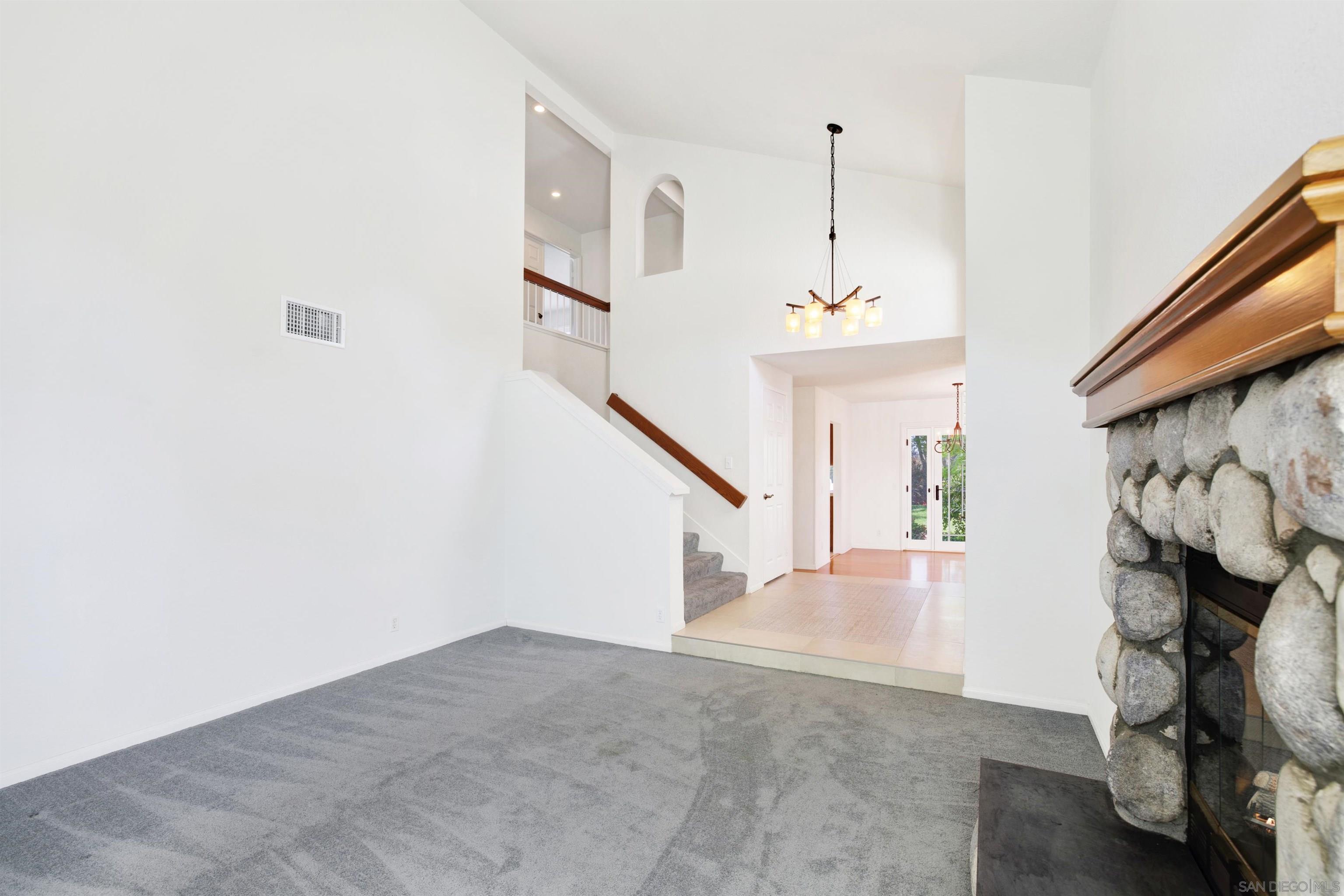 Detail Gallery Image 10 of 54 For 10553  Sunset Ridge Dr, San Diego,  CA 92131 - 4 Beds | 2/1 Baths