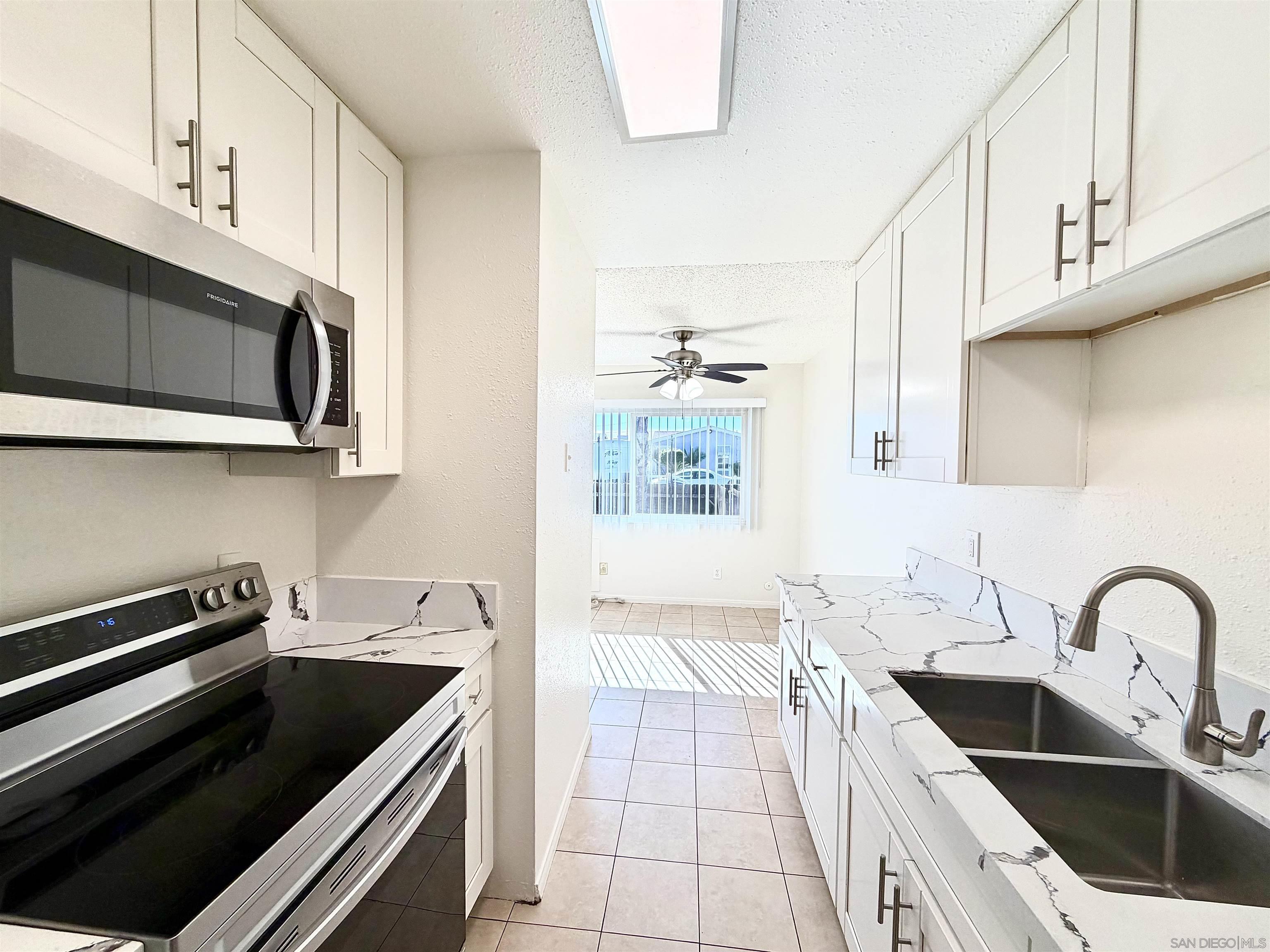 Detail Gallery Image 2 of 6 For 1254  Sumner Ave  B, El Cajon,  CA 92021 - 2 Beds | 1 Baths