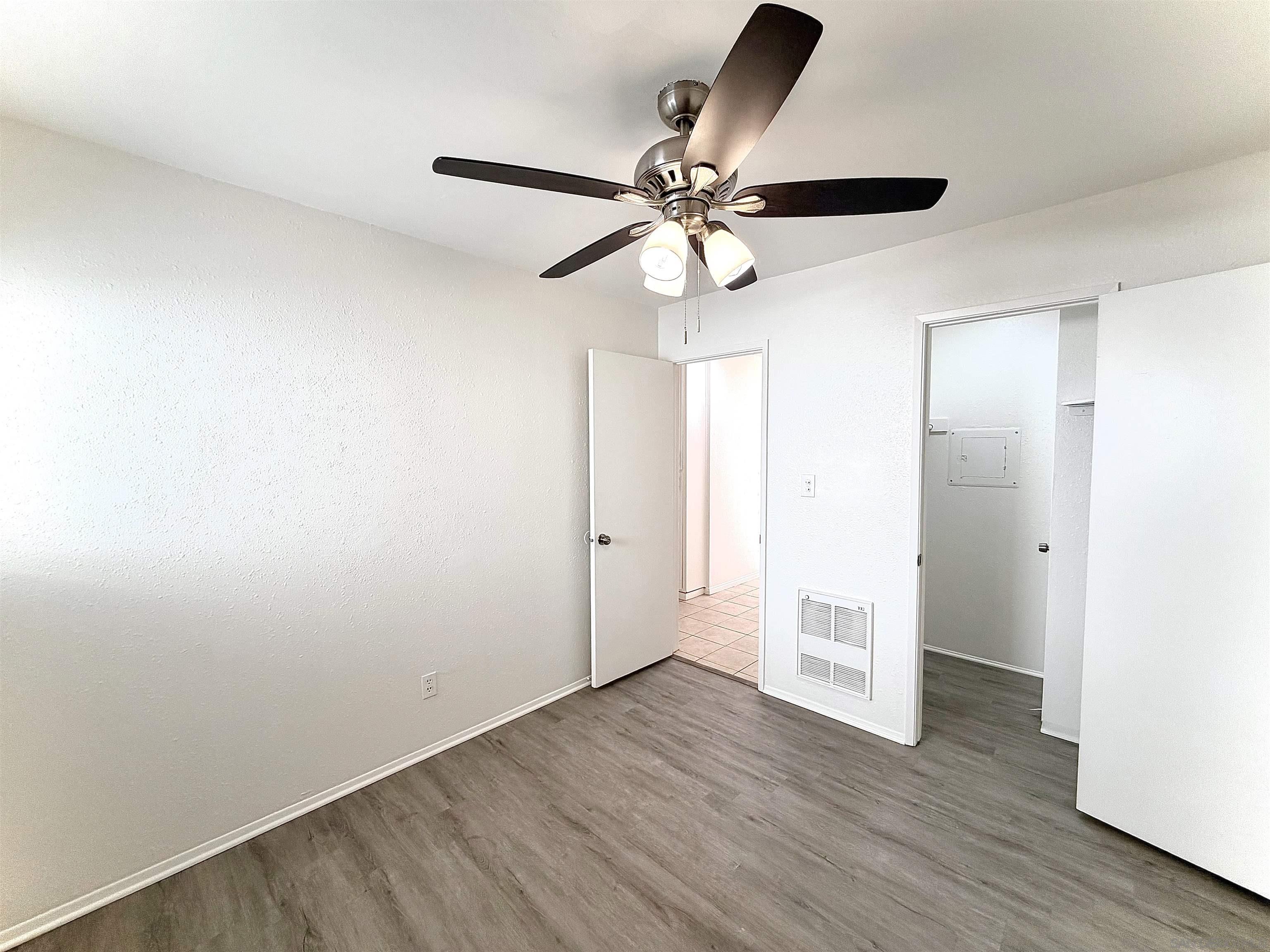 Detail Gallery Image 5 of 6 For 1254  Sumner Ave  B, El Cajon,  CA 92021 - 2 Beds | 1 Baths