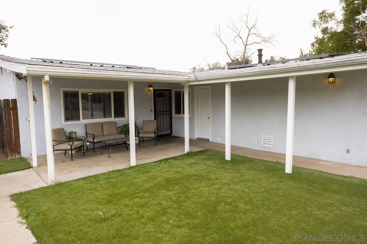 Detail Gallery Image 2 of 36 For 13403  Bubbling Ln, Lakeside,  CA 92040 - 4 Beds | 3 Baths