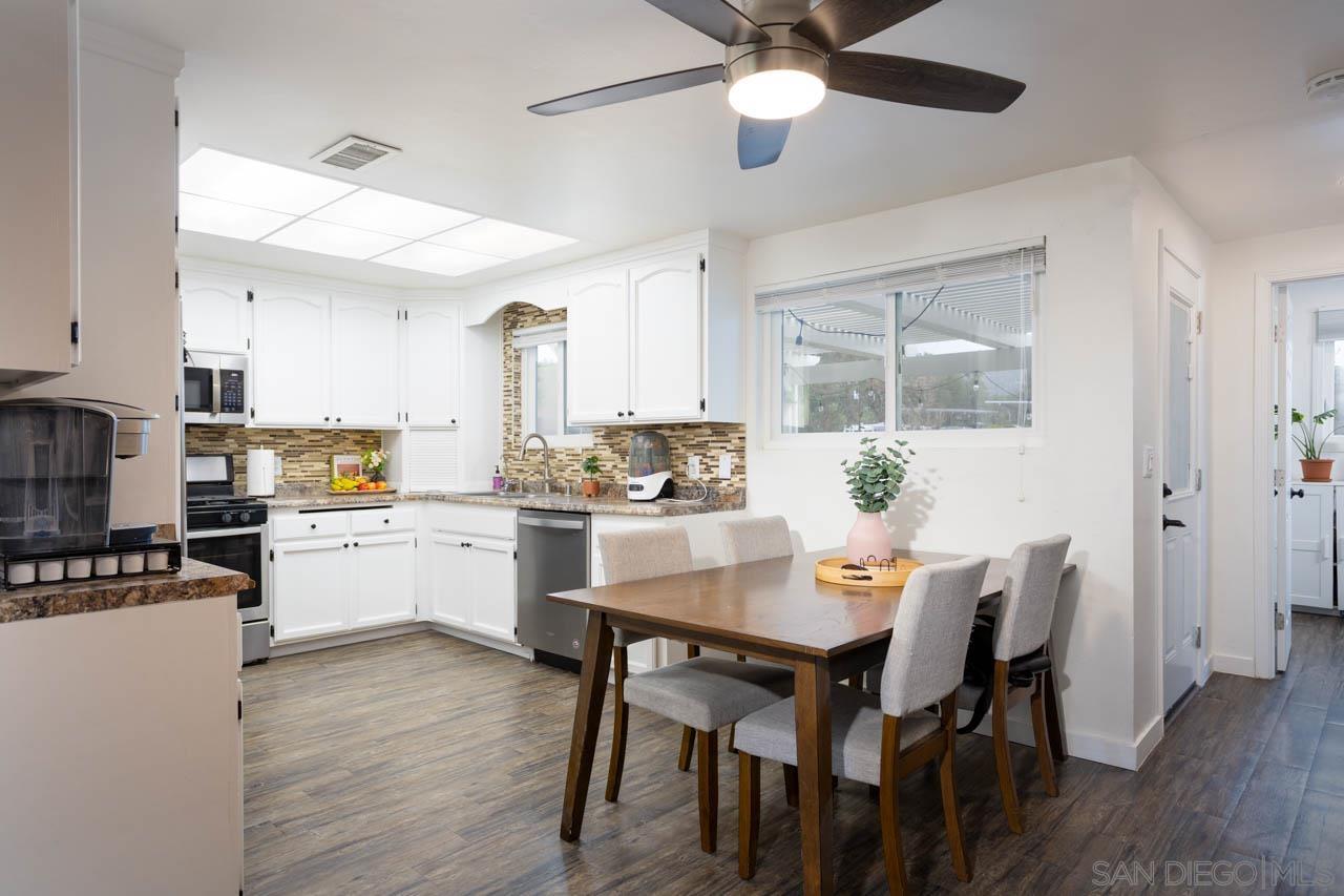 Detail Gallery Image 12 of 36 For 13403  Bubbling Ln, Lakeside,  CA 92040 - 4 Beds | 3 Baths