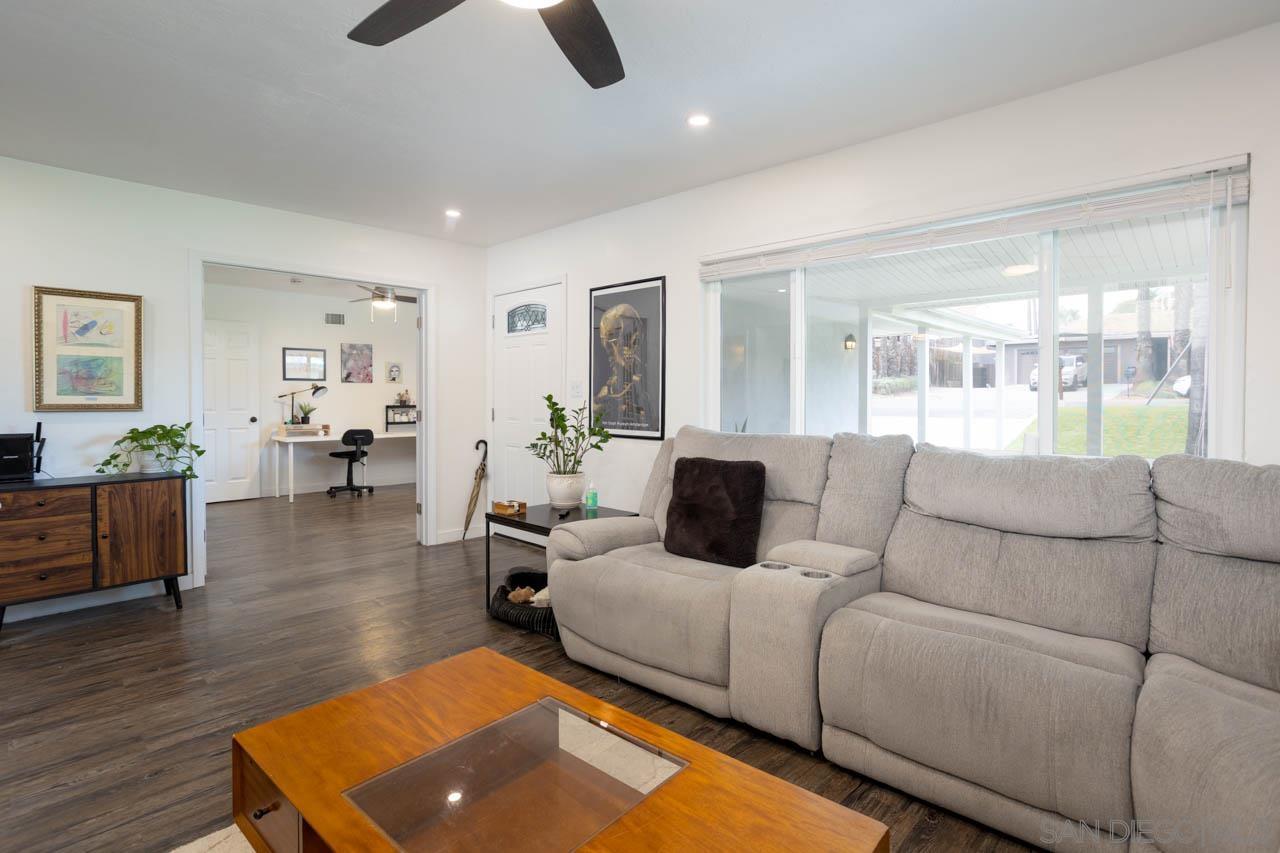 Detail Gallery Image 5 of 36 For 13403  Bubbling Ln, Lakeside,  CA 92040 - 4 Beds | 3 Baths