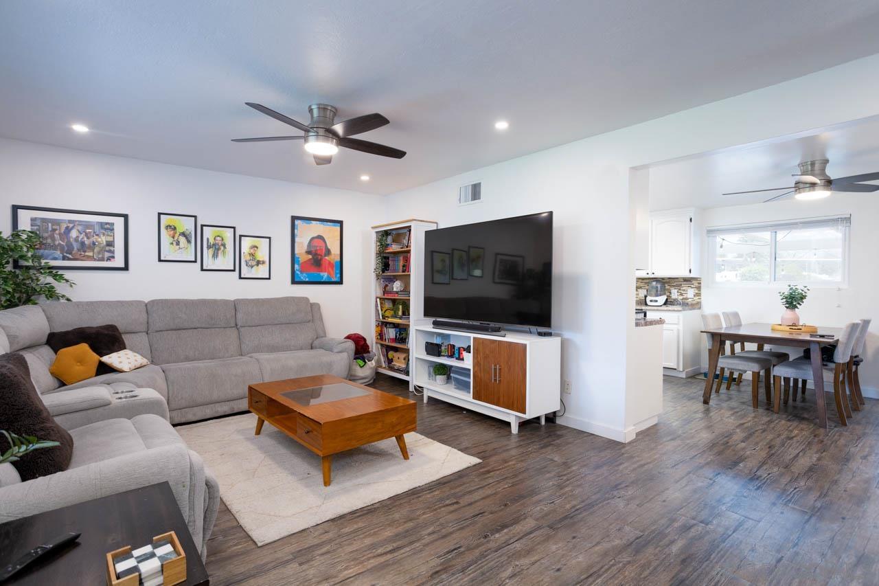 Detail Gallery Image 6 of 36 For 13403  Bubbling Ln, Lakeside,  CA 92040 - 4 Beds | 3 Baths