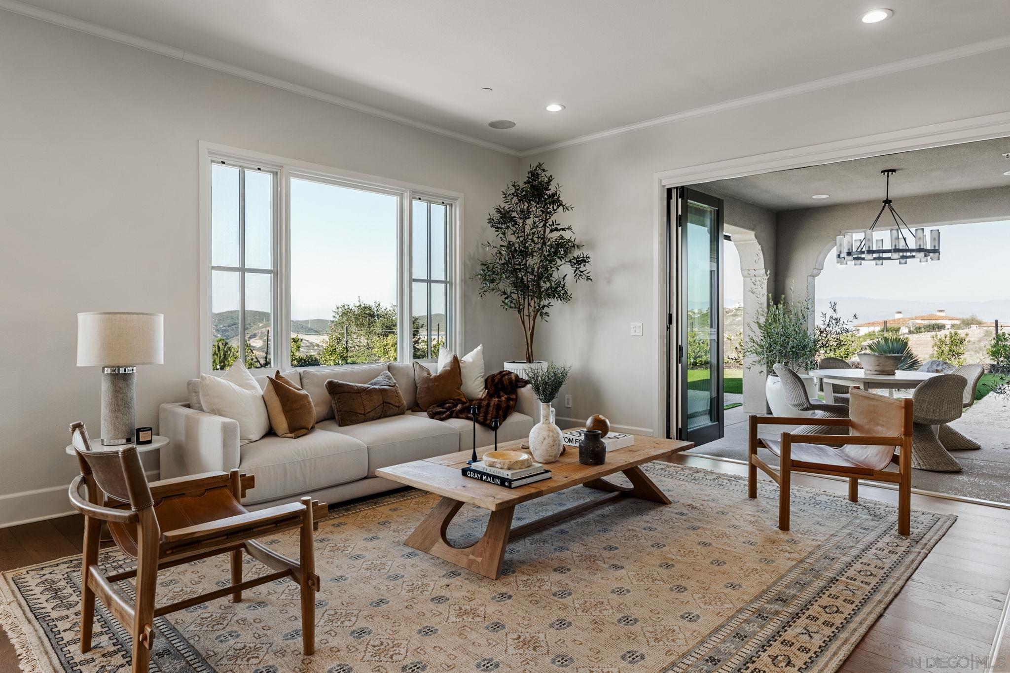 Detail Gallery Image 11 of 30 For 18238  Avenida Apice, Rancho Santa Fe,  CA 92067 - 4 Beds | 4/1 Baths