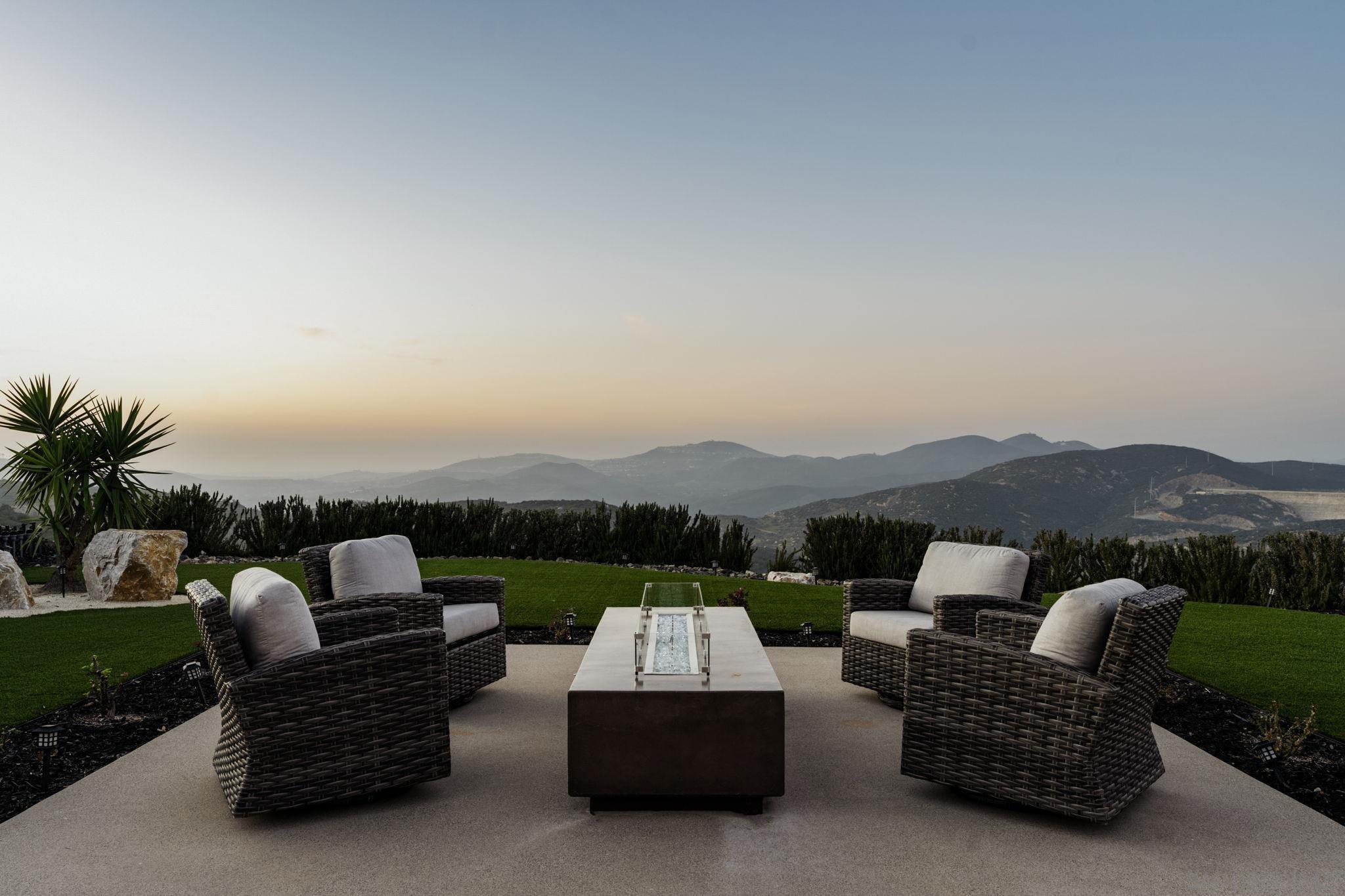 Detail Gallery Image 19 of 30 For 18238  Avenida Apice, Rancho Santa Fe,  CA 92067 - 4 Beds | 4/1 Baths